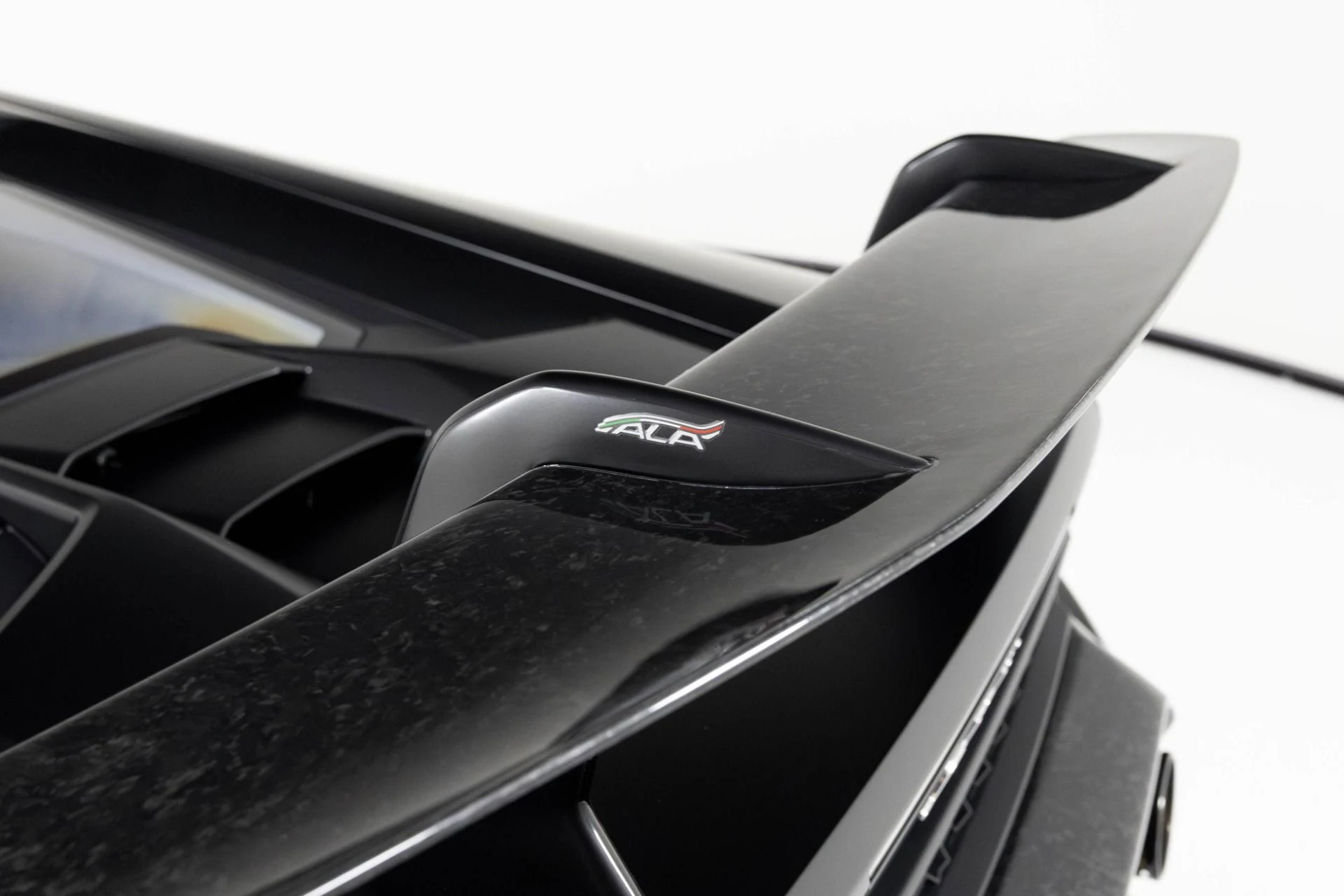 mph066_4277340578_Used_2018_Lamborghini_Huracan_Performante_1762565937_bb6b887b64