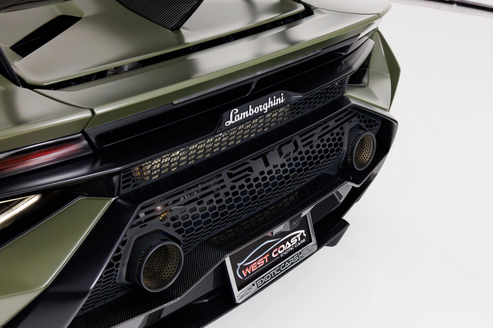 mph066_434755390_Used_2022_Lamborghini_Huracan_STO_1770056134_74519a176f