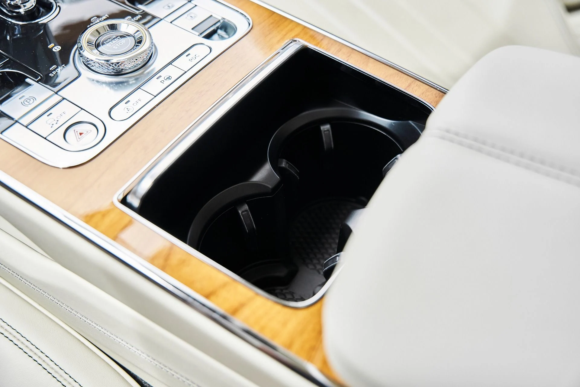 mph066_528460436_Used_2021_Bentley_Flying_Spur_V8_1779867090_bd5ebda134