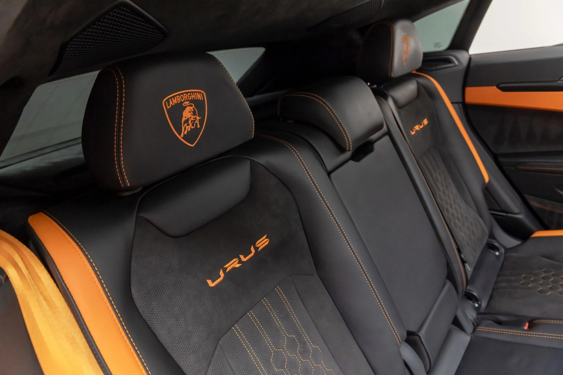 mph066_553053499_Used_2024_Lamborghini_Urus_S_1766449487_cbae307315