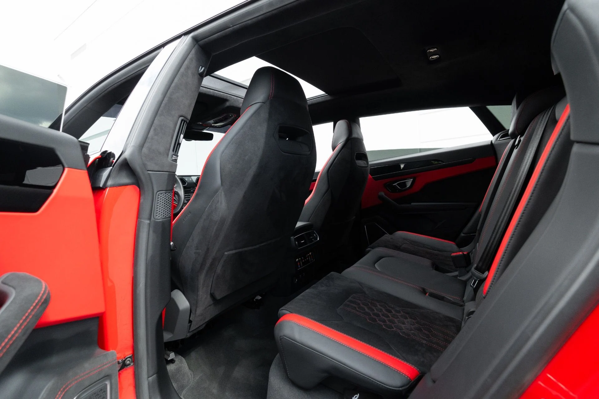 mph066_594069535_Used_2023_Lamborghini_Urus_S_1771018472_3d6d09805f