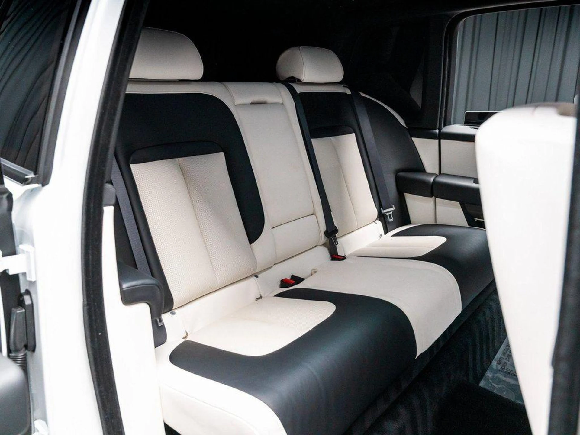 mph066_624494338_bm_M2_UM_86_R9hmu4umj_Xyt_RS_11_ECY_651dc14018