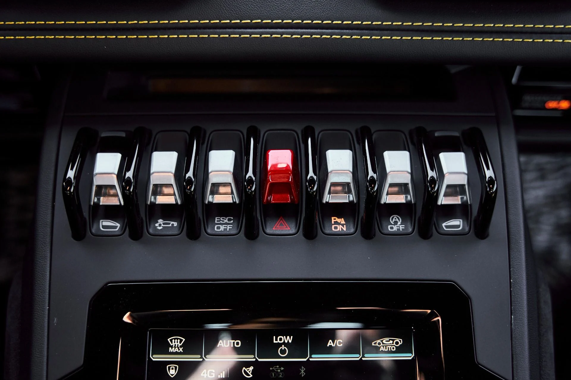 mph066_639493814_Used_2021_Lamborghini_Huracan_EVO_Base_1774405055_30c52e752c