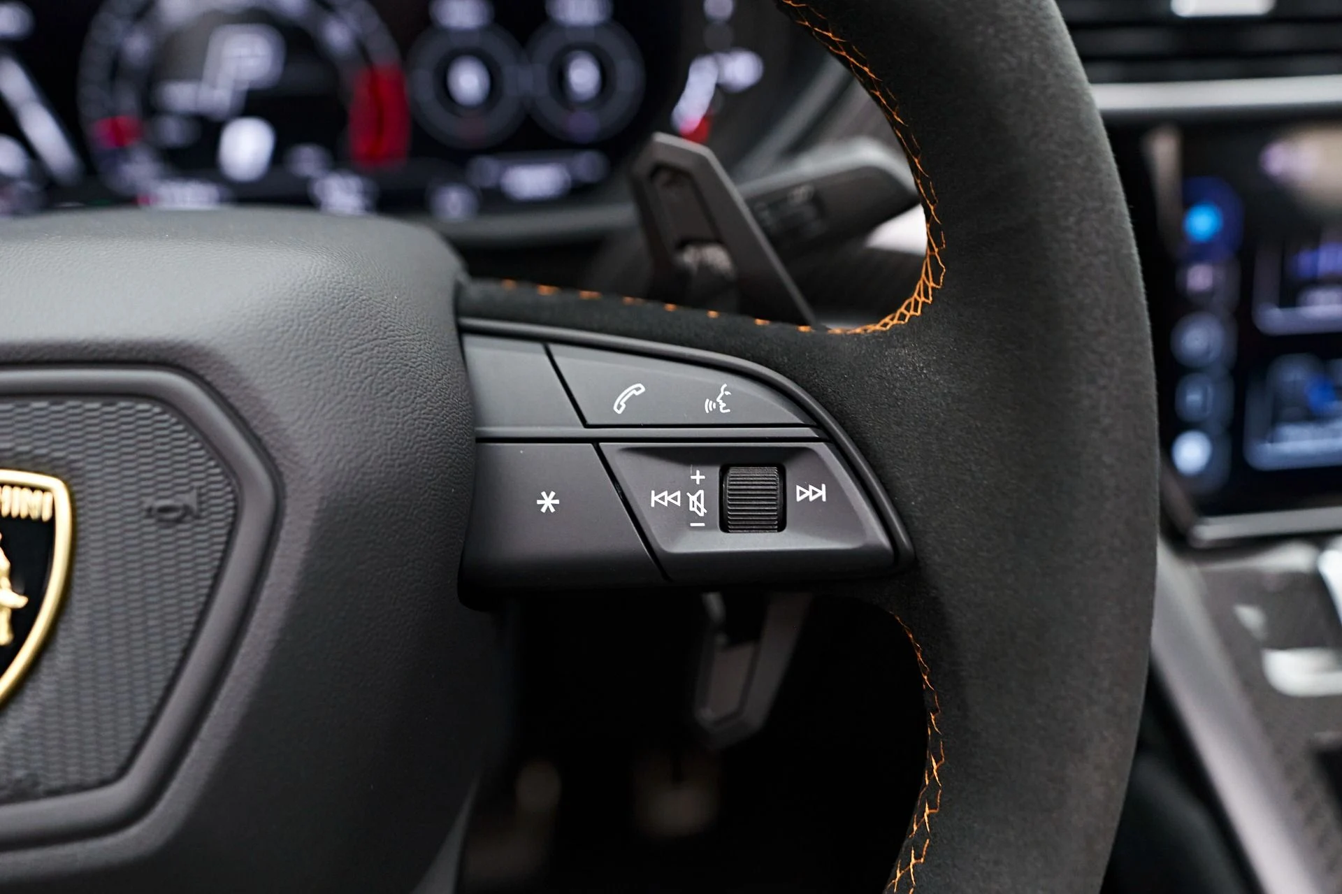 mph066_679250439_Used_2023_Lamborghini_Urus_Performante_1753490590_bcd85490f4