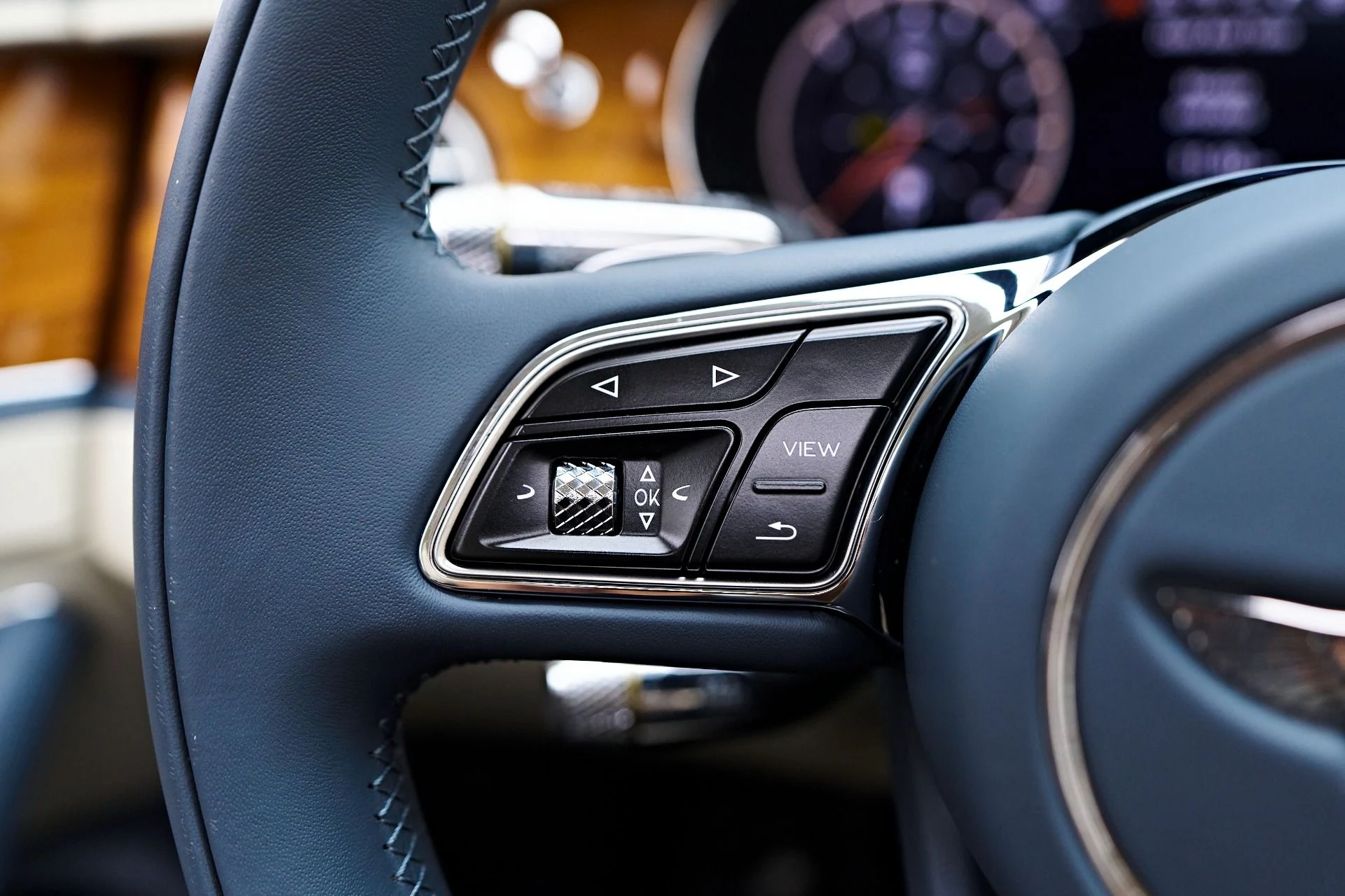 mph066_682835528_Used_2023_Bentley_Flying_Spur_Hybrid_1749520600_21b168fa40
