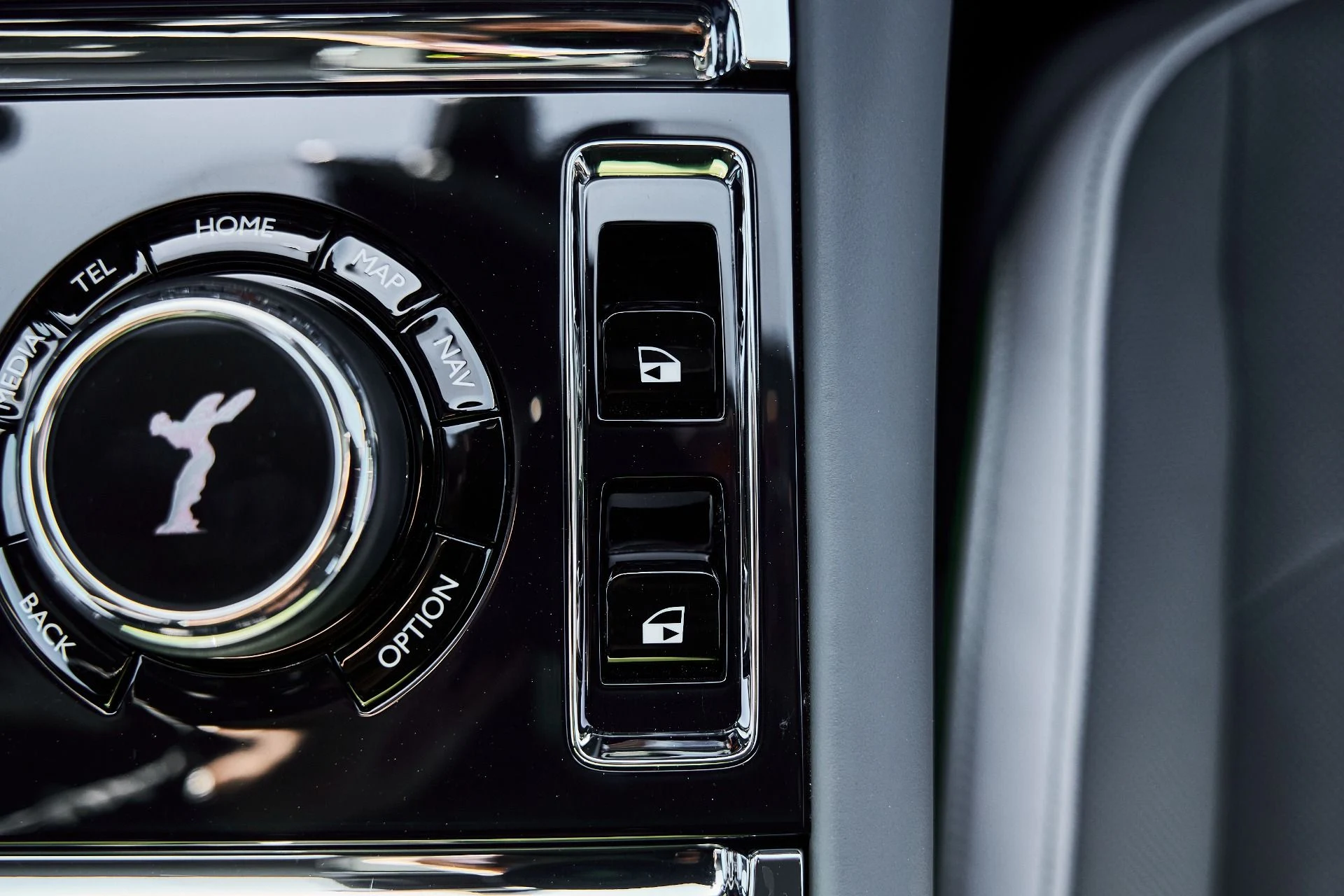 mph066_684285739_Used_2024_Rolls_Royce_Spectre_Mansory_1776840146_2c8e1dedaf