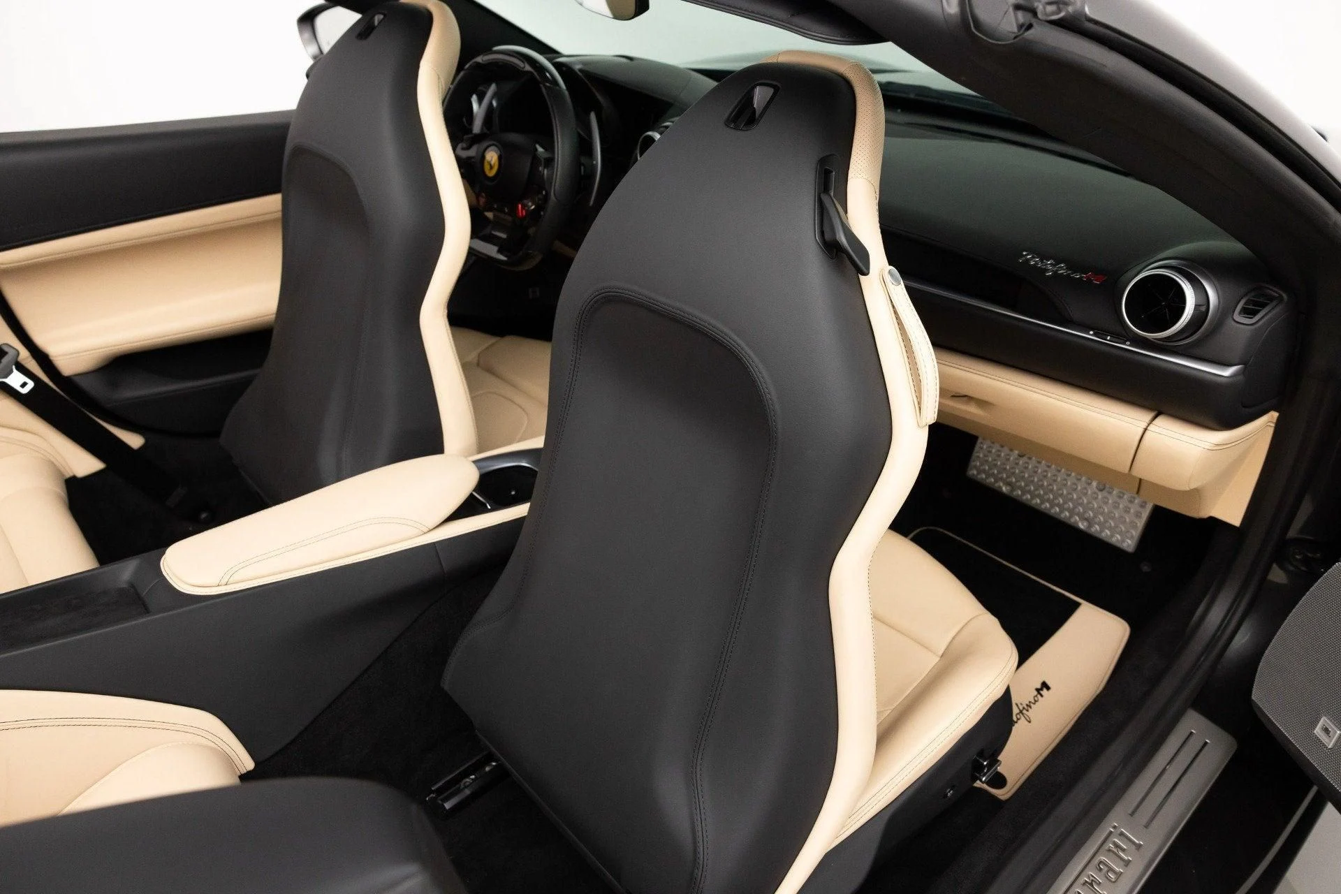 mph066_686461033_Used_2023_Ferrari_Portofino_M_1784803728_9c0858891a