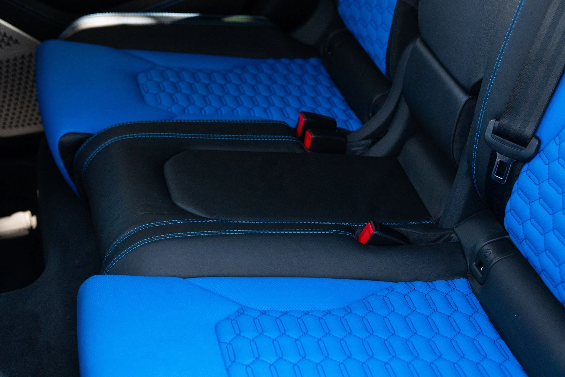 mph066_734362799_Used_2019_Lamborghini_Urus_1781242066_42c8162efe