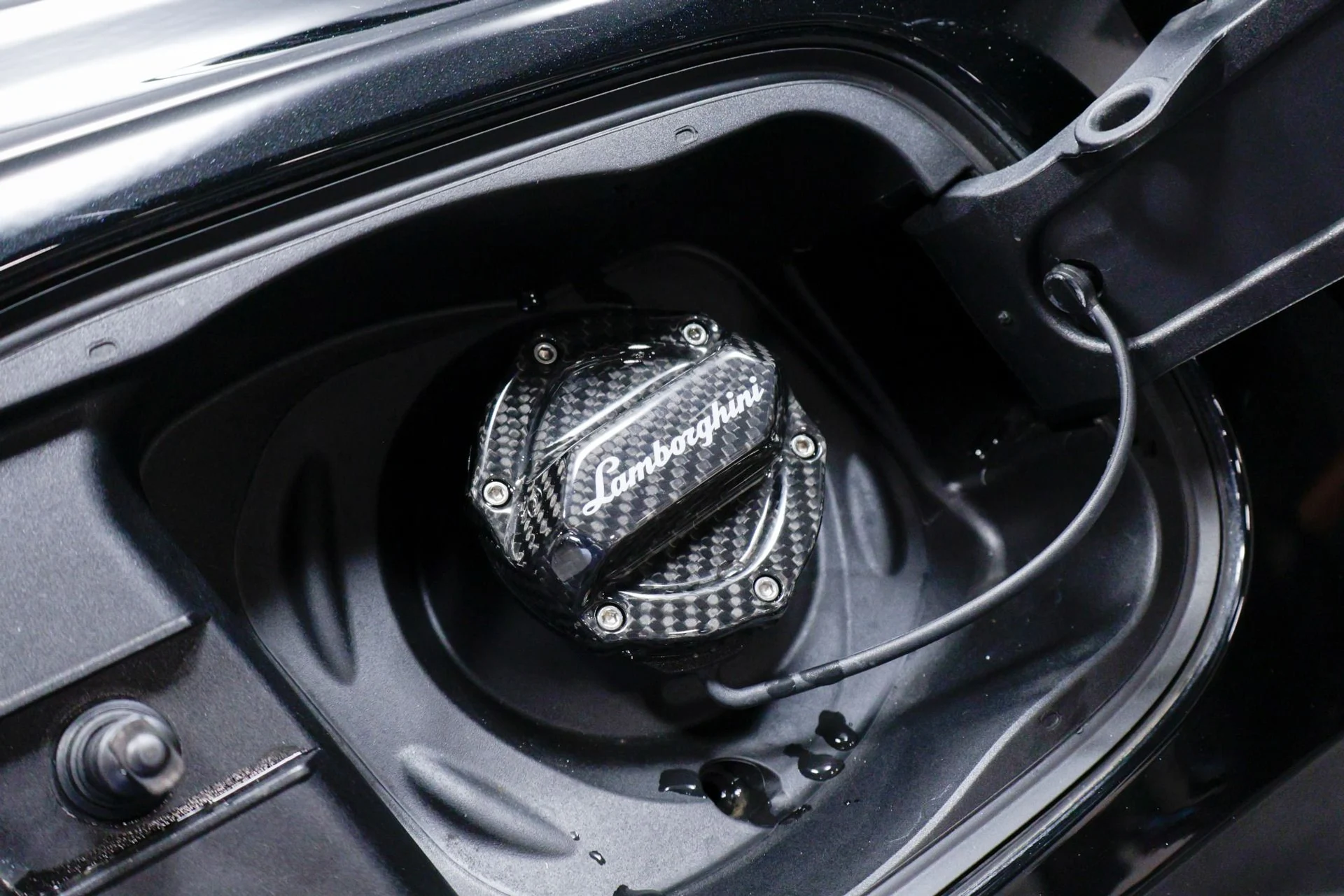 mph066_735277110_Used_2019_Lamborghini_Urus_1760386221_c96ecdf0bf