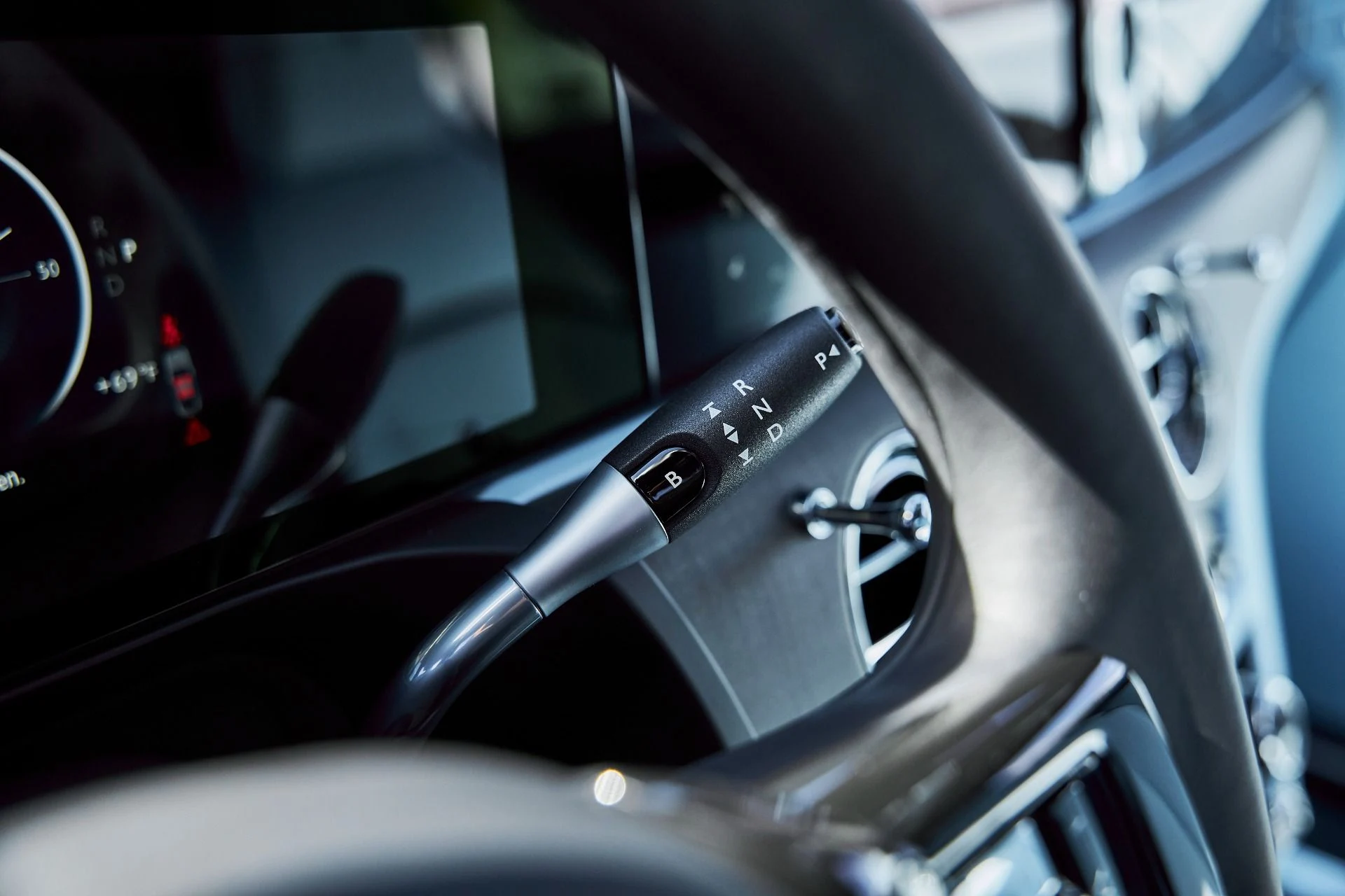 mph066_7392566_Used_2025_Rolls_Royce_Spectre_Base_1773452577_3d6407e888