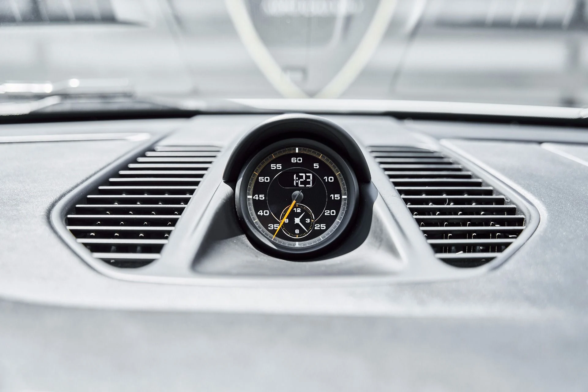 mph066_790572328_Used_2018_Porsche_911_GT_3_1777749640_e01583c8df