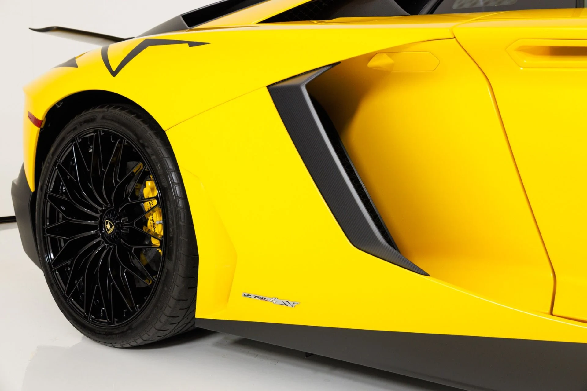 mph066_826304672_Used_2016_Lamborghini_Aventador_LP_750_4_Superveloce_1785278593_ae0f310f93