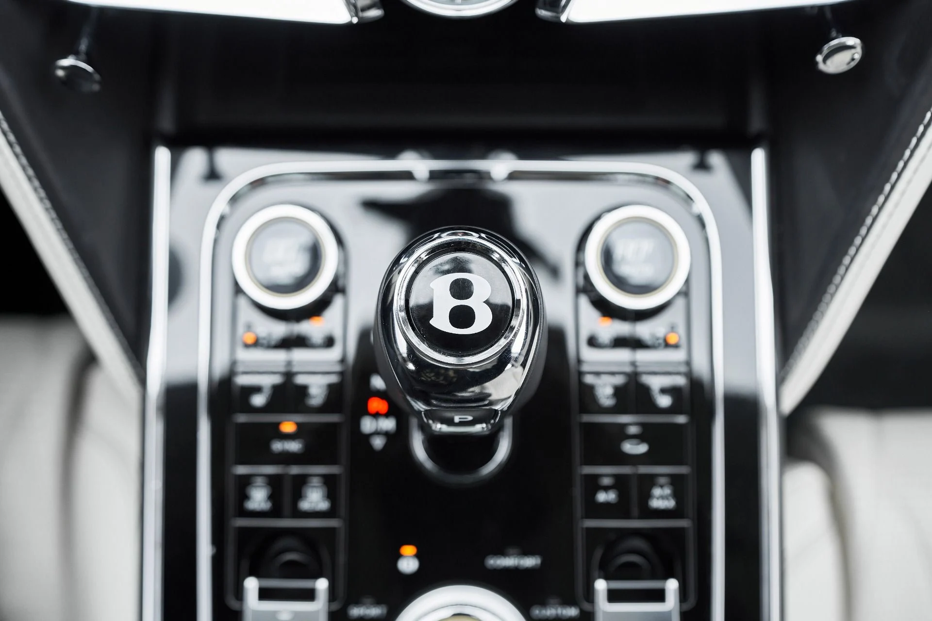 mph066_913350735_Used_2022_Bentley_Flying_Spur_V8_1763502870_f0264a5f23