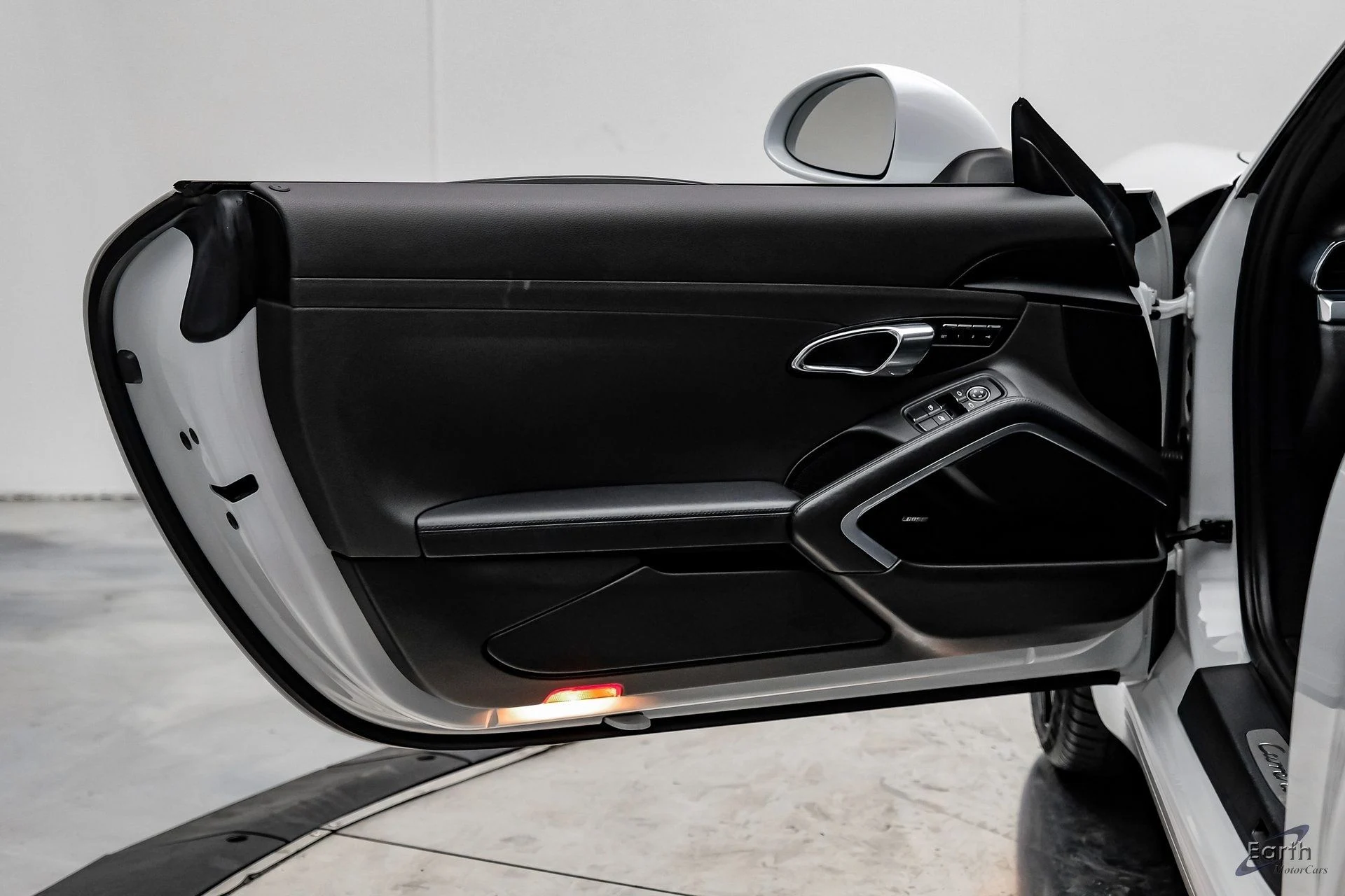 mph066_913703253_19cf54580f88167e2e5ce0f433459df1x_43fac17e10