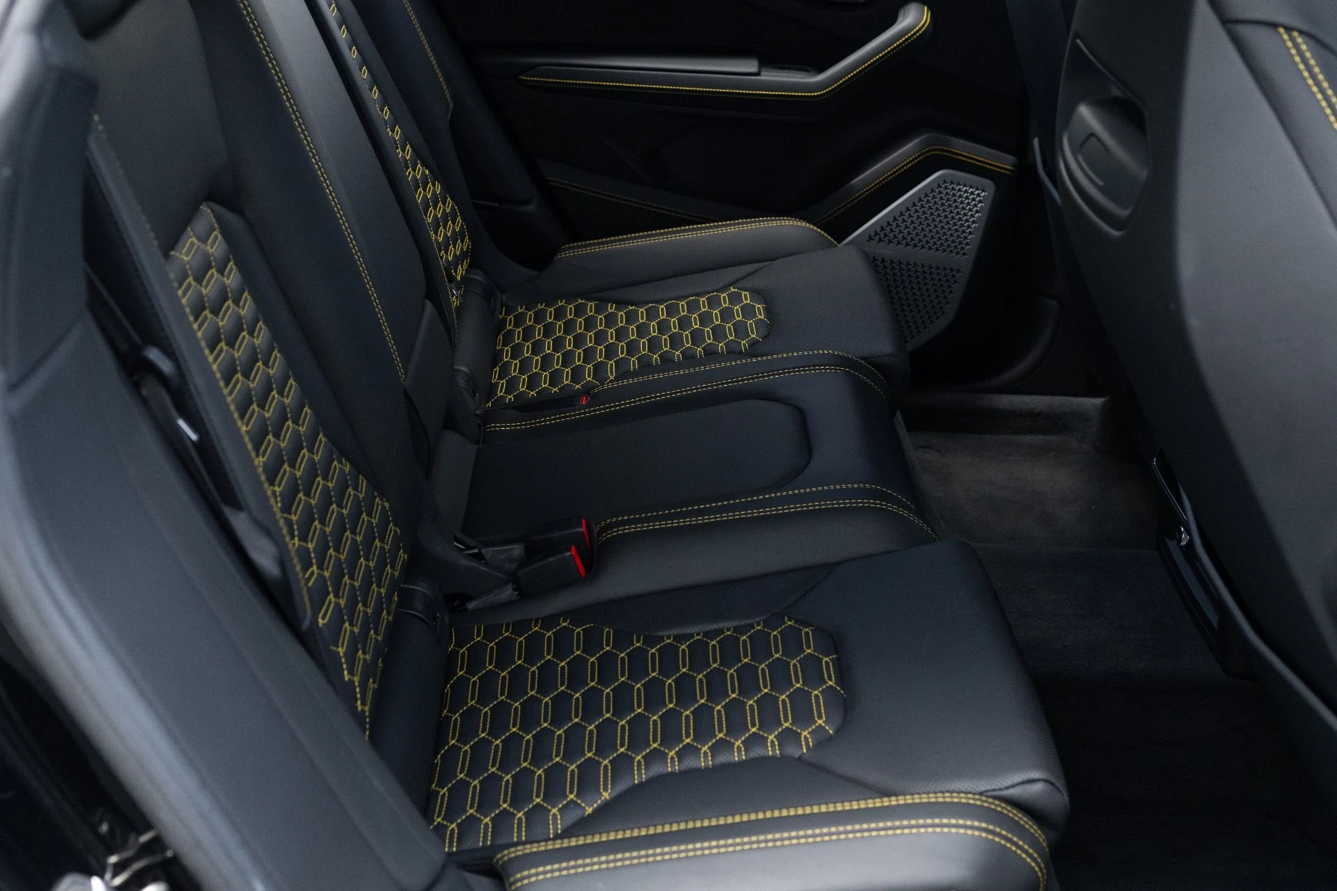 mph066_92422181_Used_2022_Lamborghini_Urus_1776127248_a125a711e6