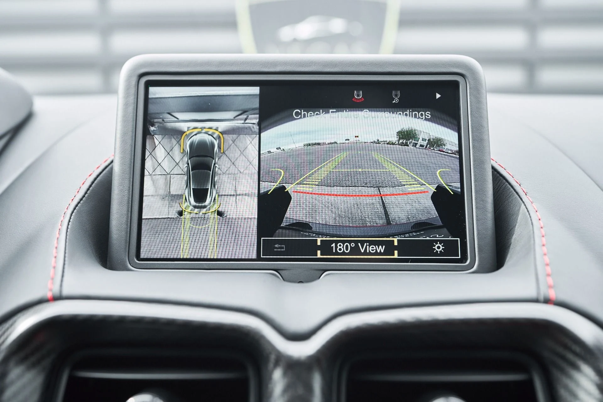 mph067_1000317105_Used_2023_Aston_Martin_Vantage_Base_1764729847_cadf7c205b