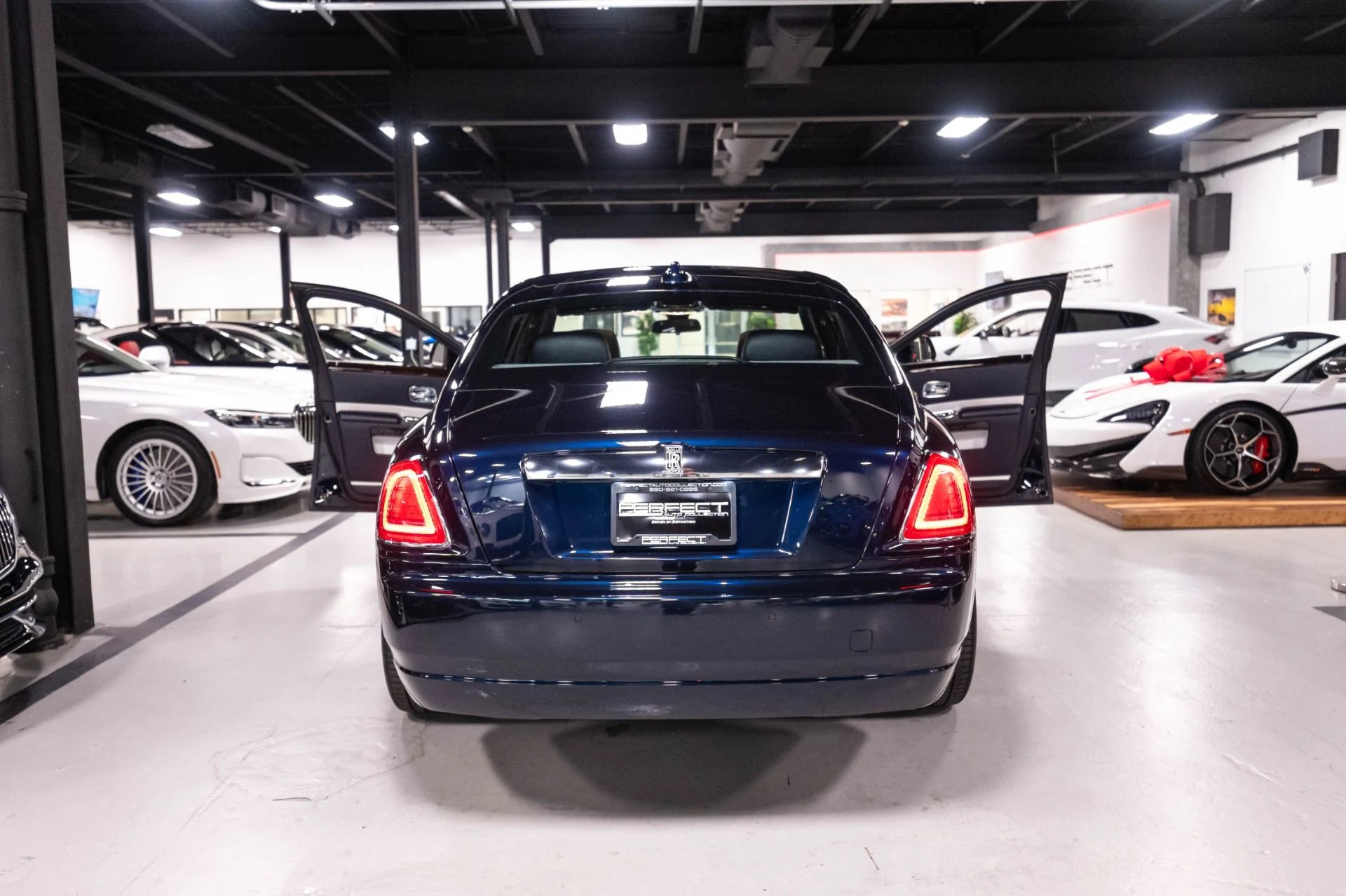 mph067_1003815609_Used_2018_Rolls_Royce_Ghost_Base_1786492649_8d6b2fc57e