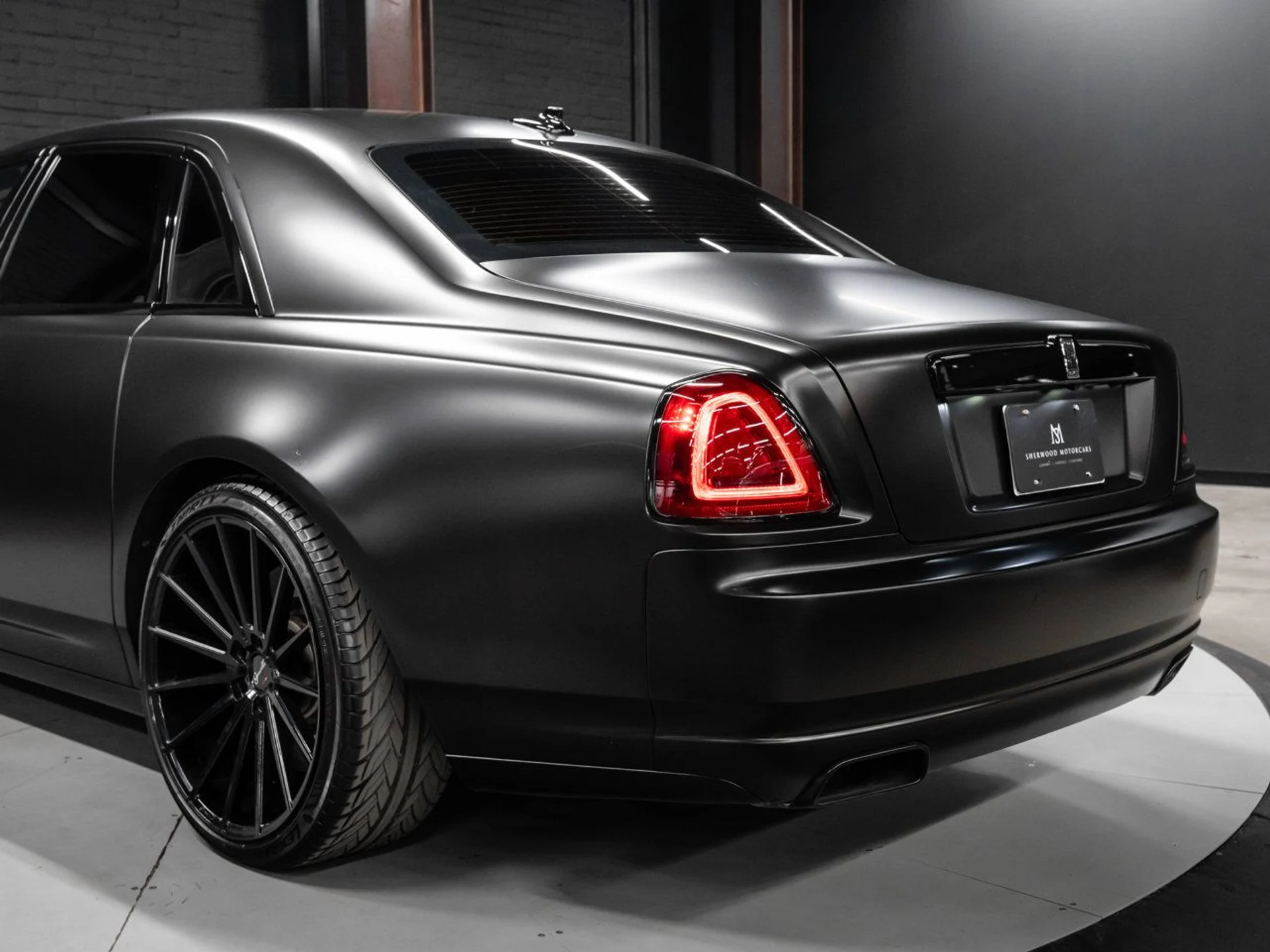 mph067_1089344943_rolls_royce_ghost_2012_5f37d3e78b