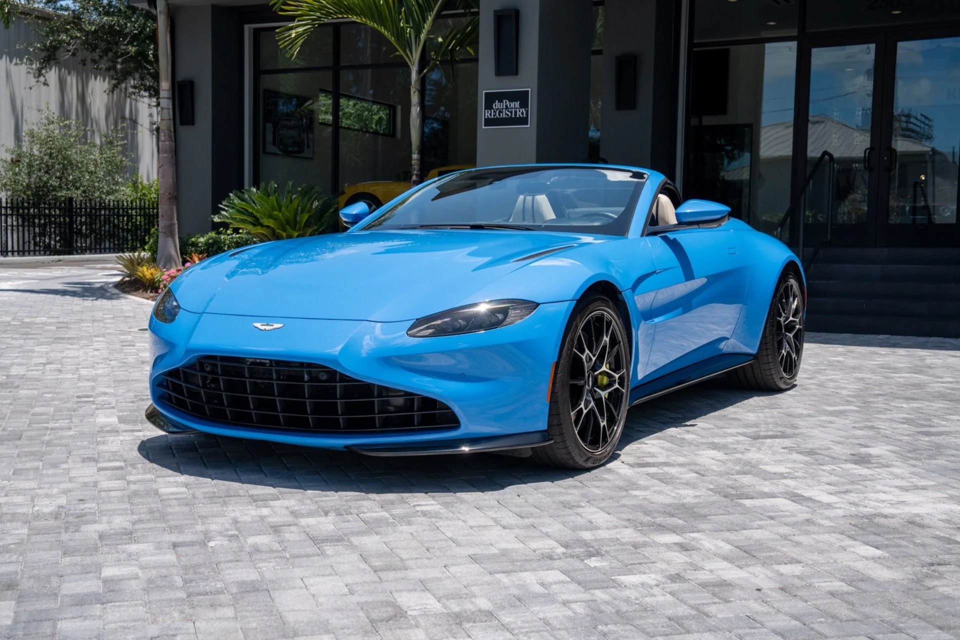 mph067_1098057209_Used_2021_Aston_Martin_Vantage_1781043655_1c58c5b414