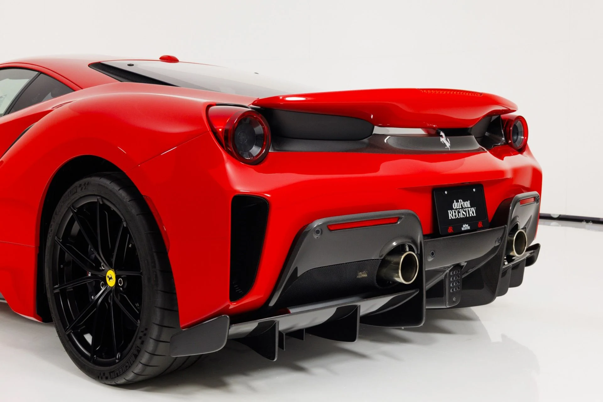 mph067_1139440433_Used_2019_Ferrari_488_Pista_1780072971_8e95f9f2e4