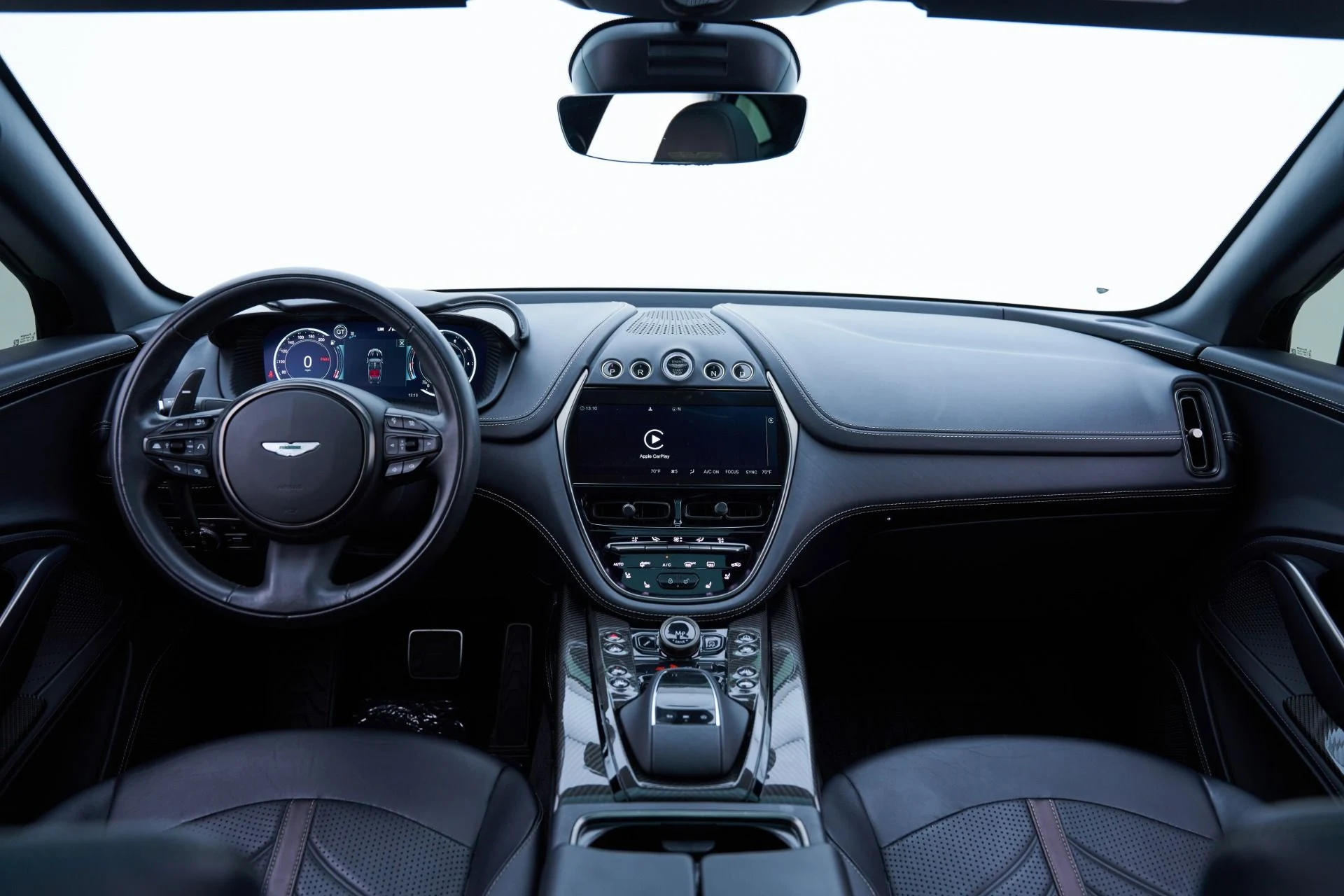 mph067_1321001256_Used_2024_Aston_Martin_DBX_707_1793218303_eacb068279
