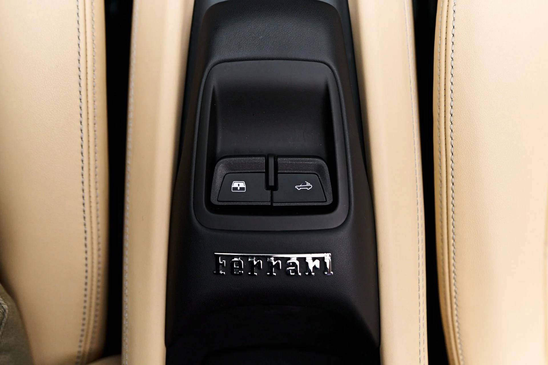 mph067_1368719303_Used_2022_Ferrari_F8_Spider_Base_1769106989_c70f899dee