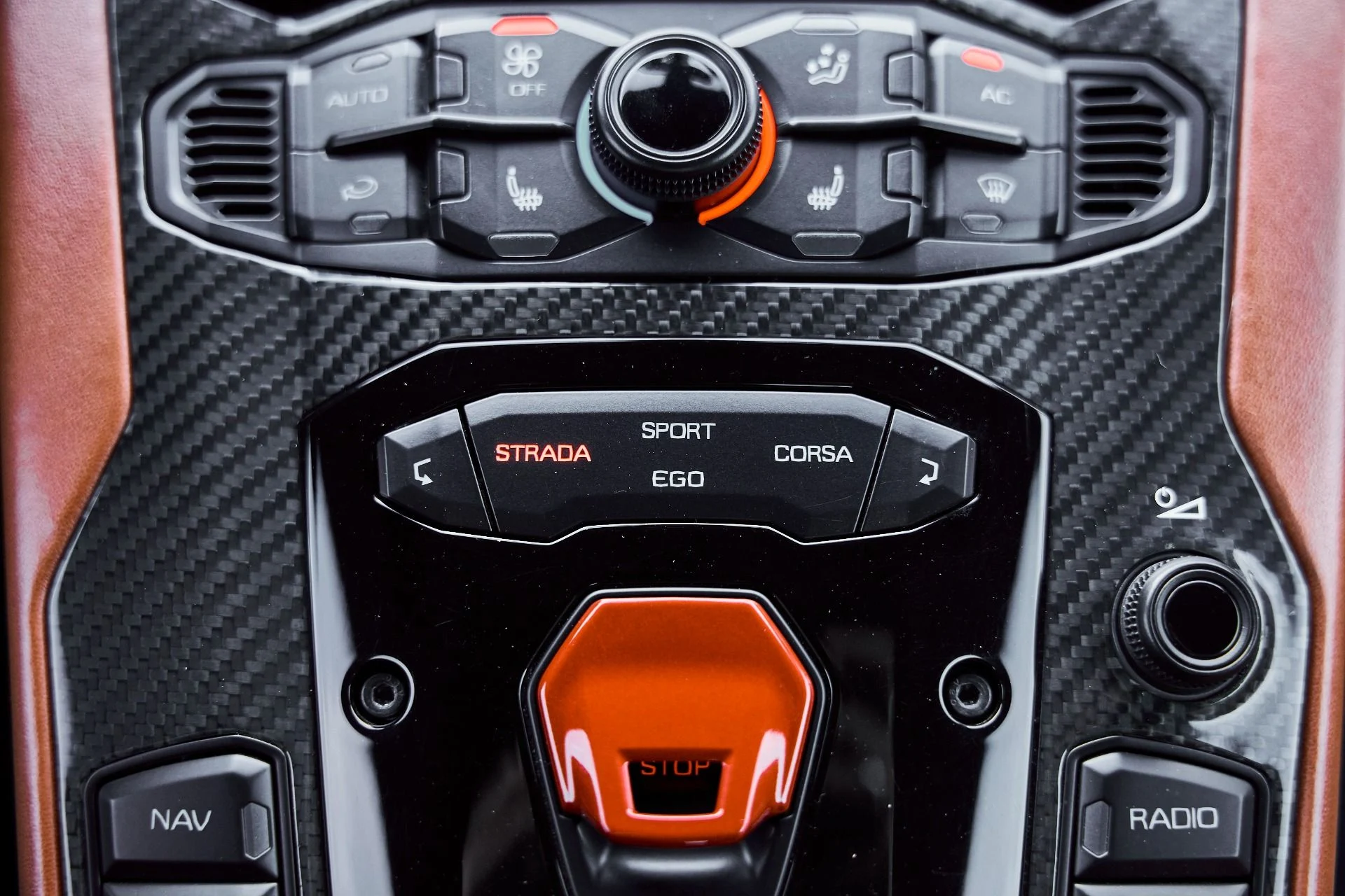 mph067_1383340364_Used_2018_Lamborghini_Aventador_S_Base_1773191901_79000aa765