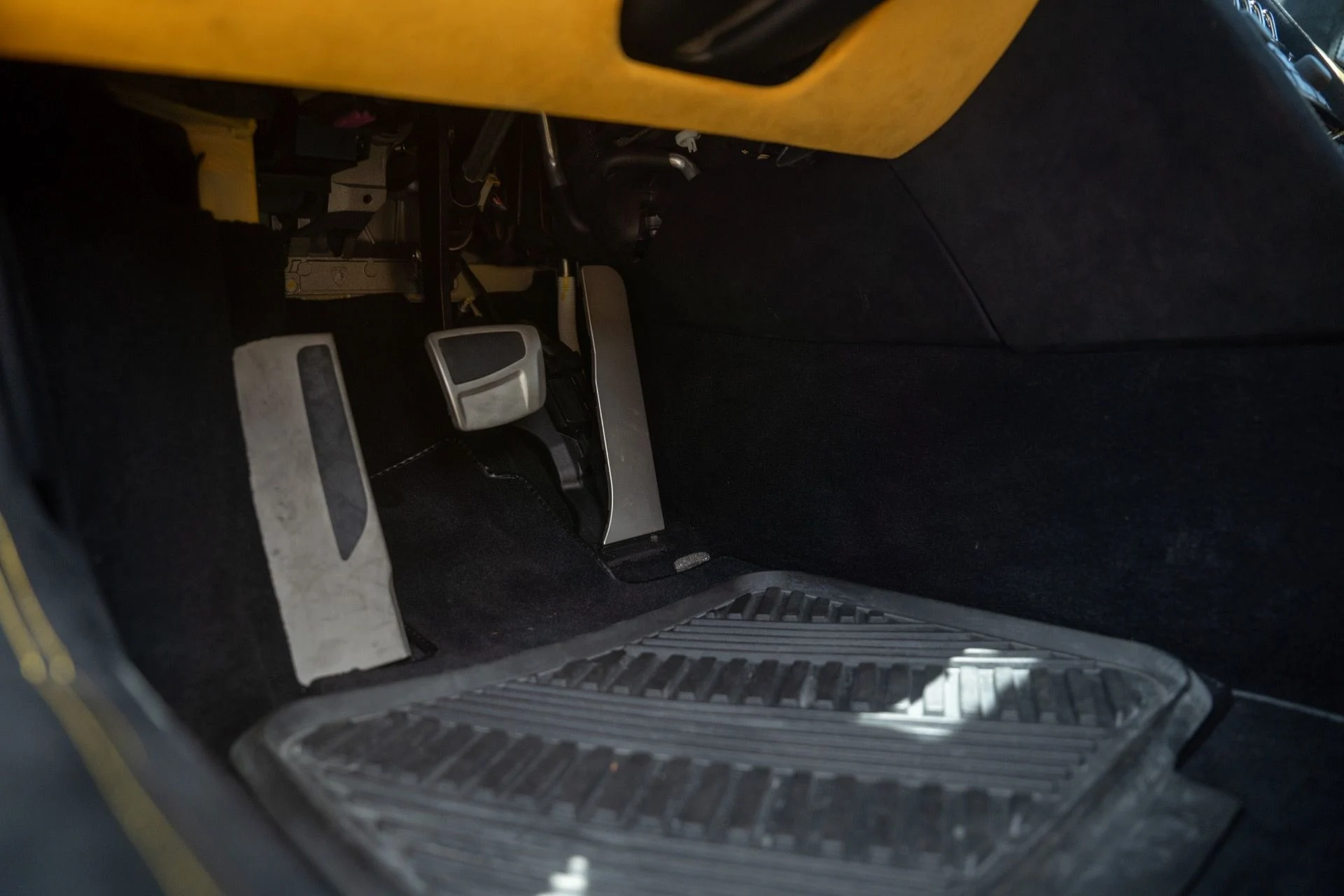 mph067_1418102077_Used_2014_Lamborghini_Gallardo_LP_570_4_Squadra_Corse_1755029669_4af42d9243