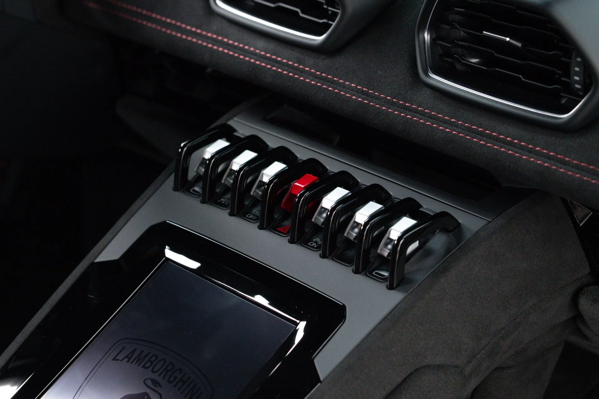 mph067_1418560171_Used_2024_Lamborghini_Huracan_Sterrato_1775279109_d4b37f0d20