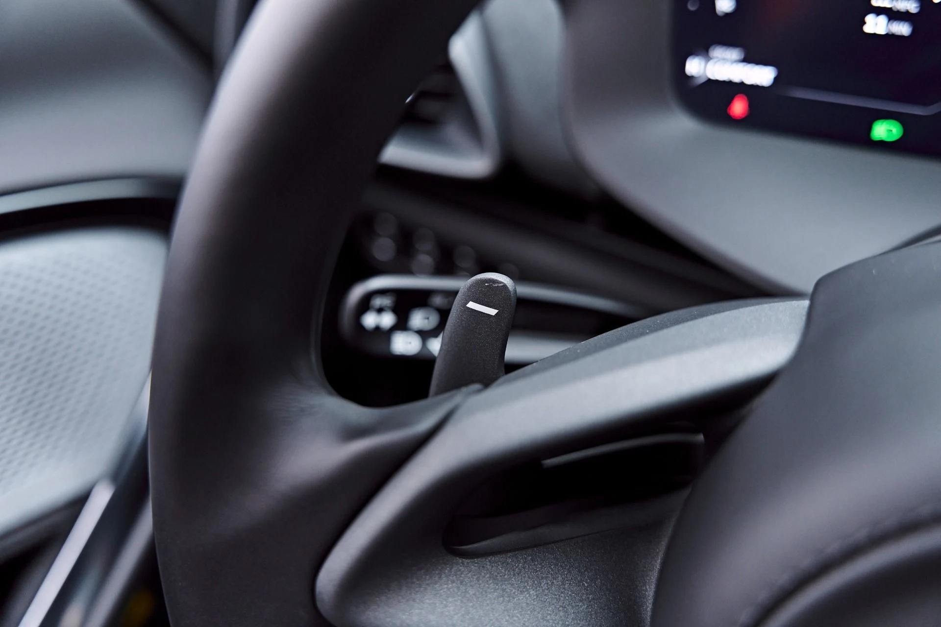 mph067_1467349278_Used_2026_Mc_Laren_Artura_Vision_1777507548_7547b50e1f