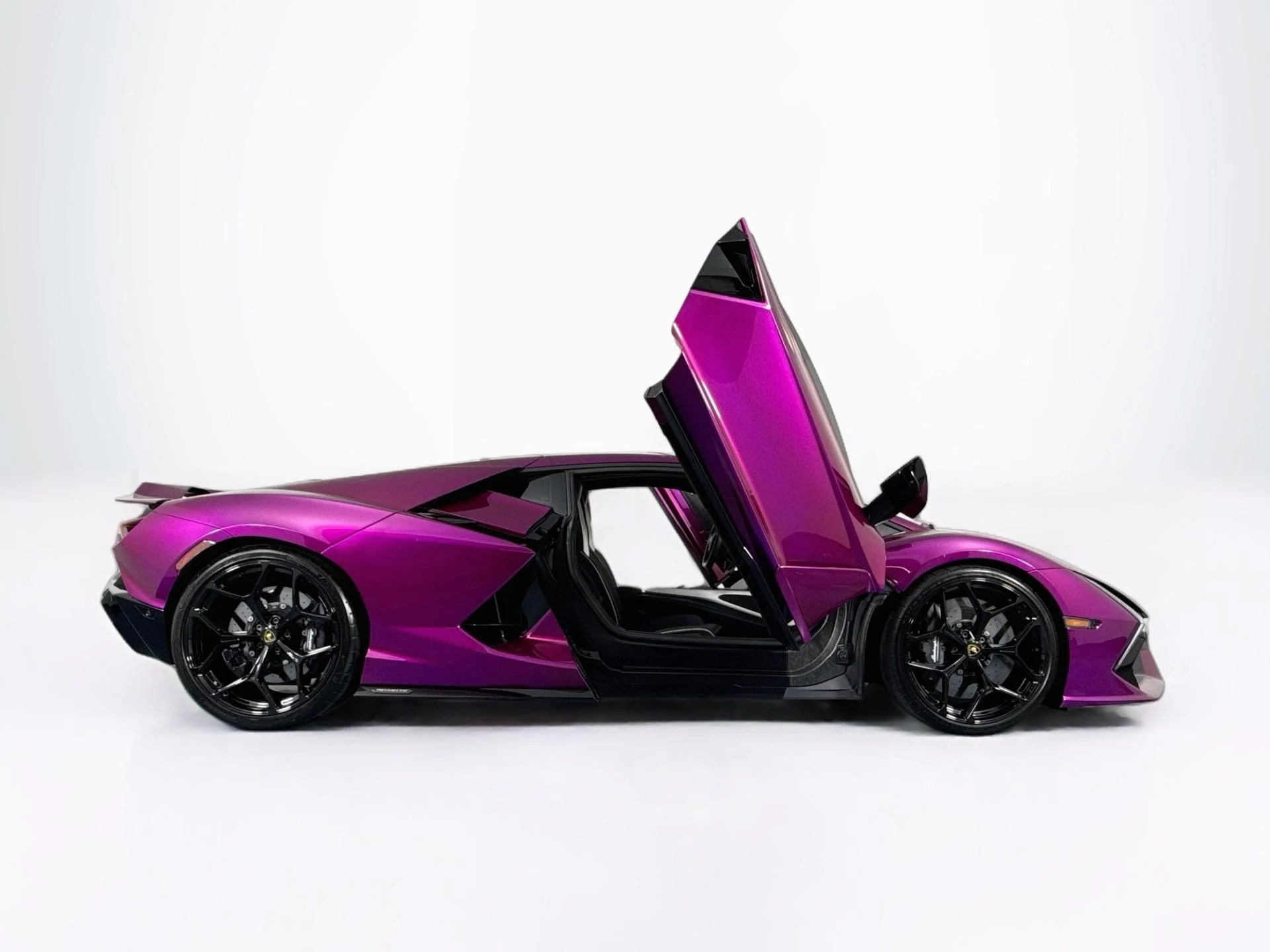 mph067_1588316668_Used_2024_Lamborghini_Revuelto_1787336746_04e79974db