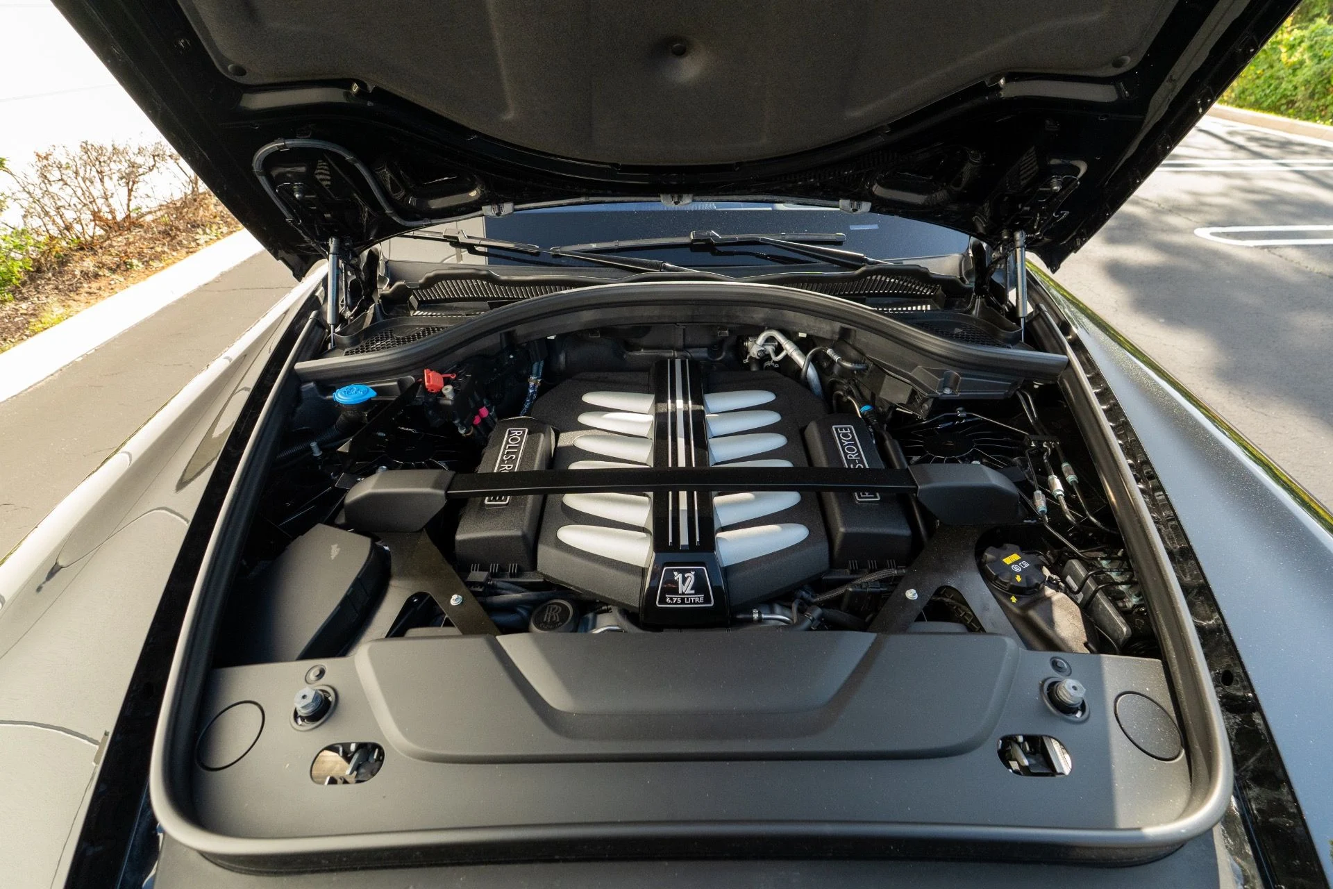 mph067_1653667828_Used_2019_Rolls_Royce_Cullinan_1769627245_2611129339