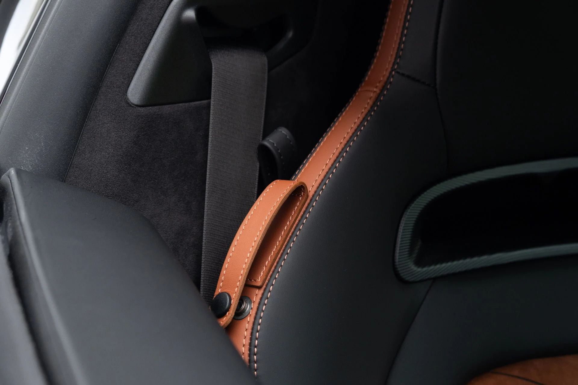 mph067_1686436047_Used_2022_Maserati_MC_20_1777083905_6d371fa7d2