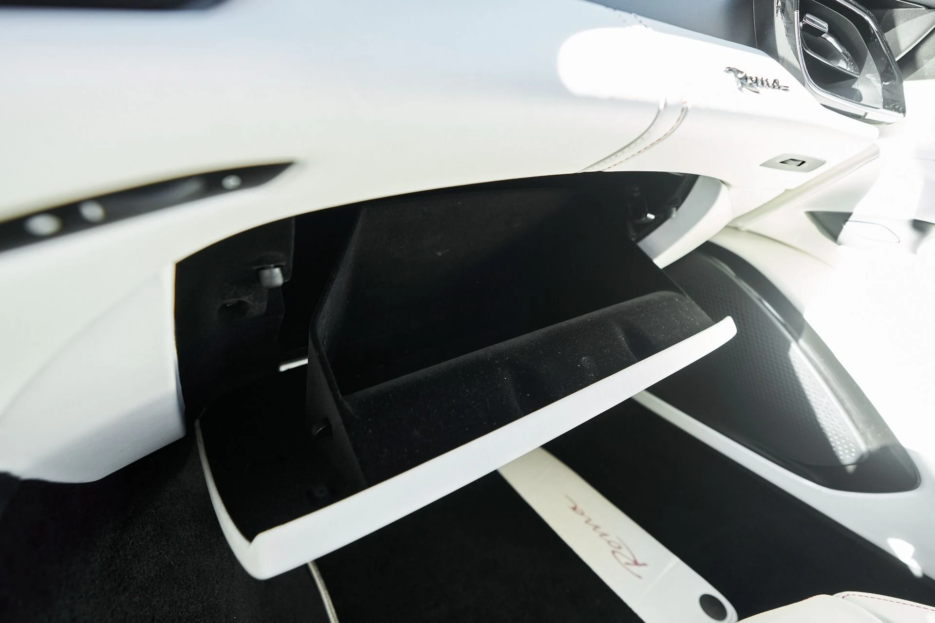 mph067_1750017318_Used_2022_Ferrari_Roma_Base_1764637316_b7ff2b66c8