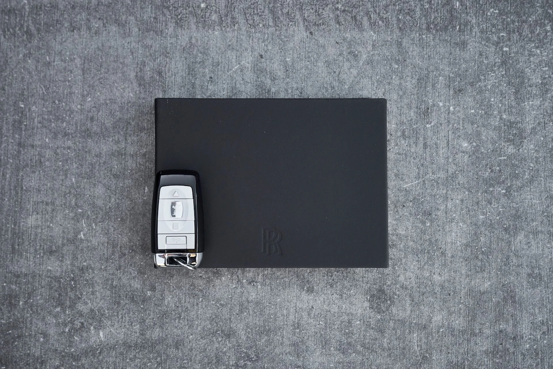 mph067_1856870522_Used_2020_Rolls_Royce_Dawn_Base_1762645884_85a2f92e77