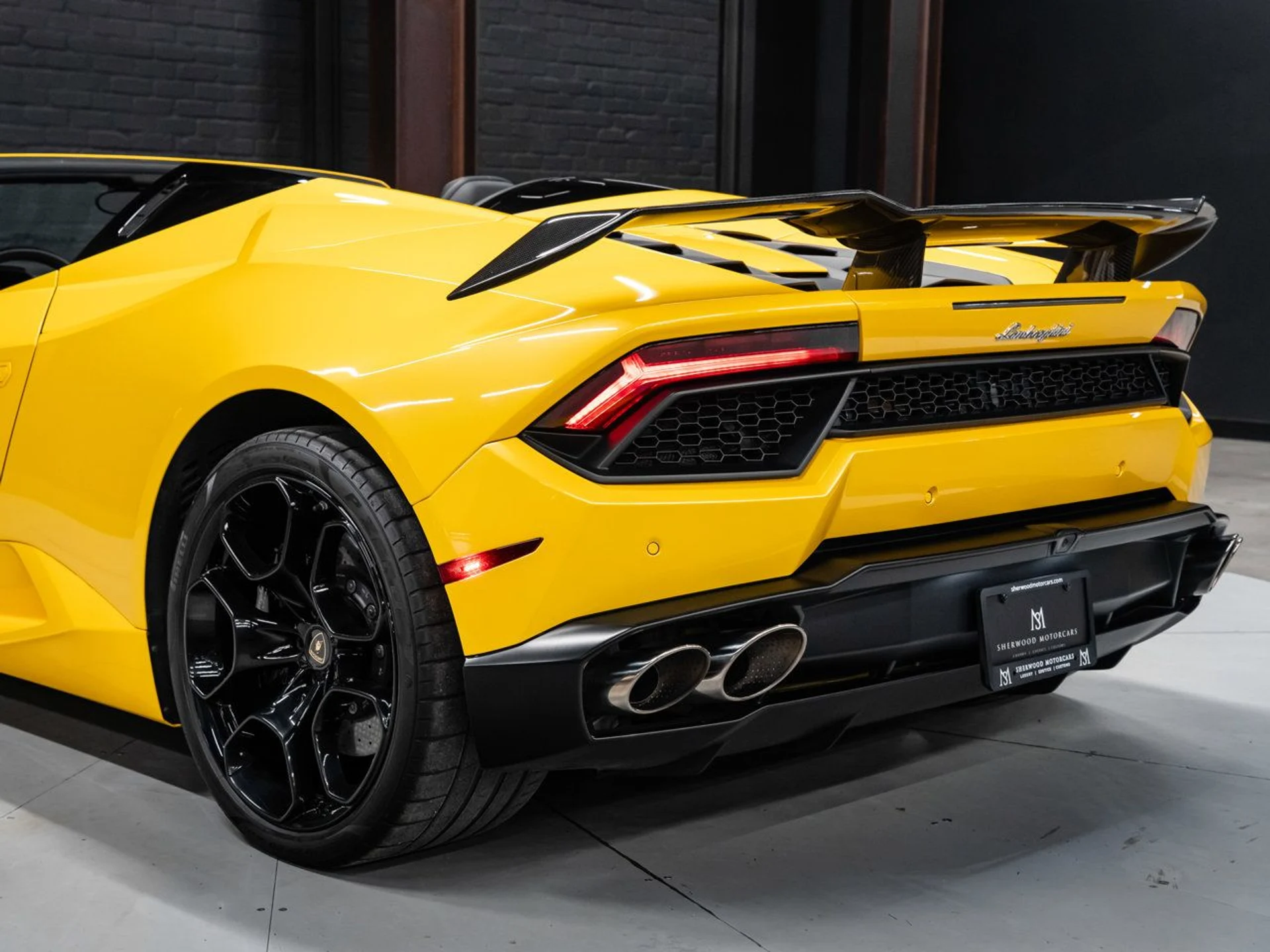 mph067_1883532222_lamborghini_huracan_2017_19bb214867