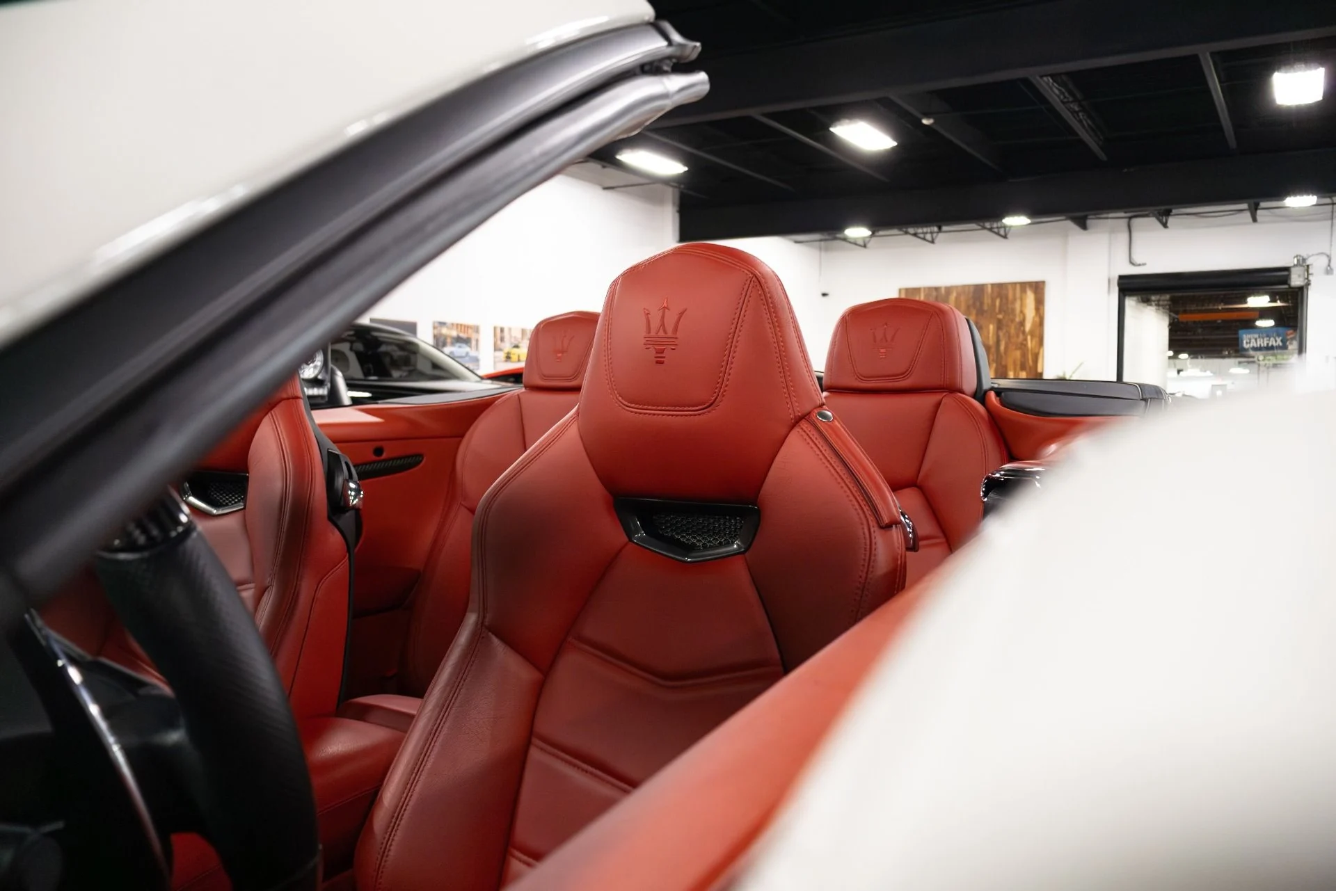 mph067_1883832573_Used_2018_Maserati_Gran_Turismo_1761598740_35c4c53aef