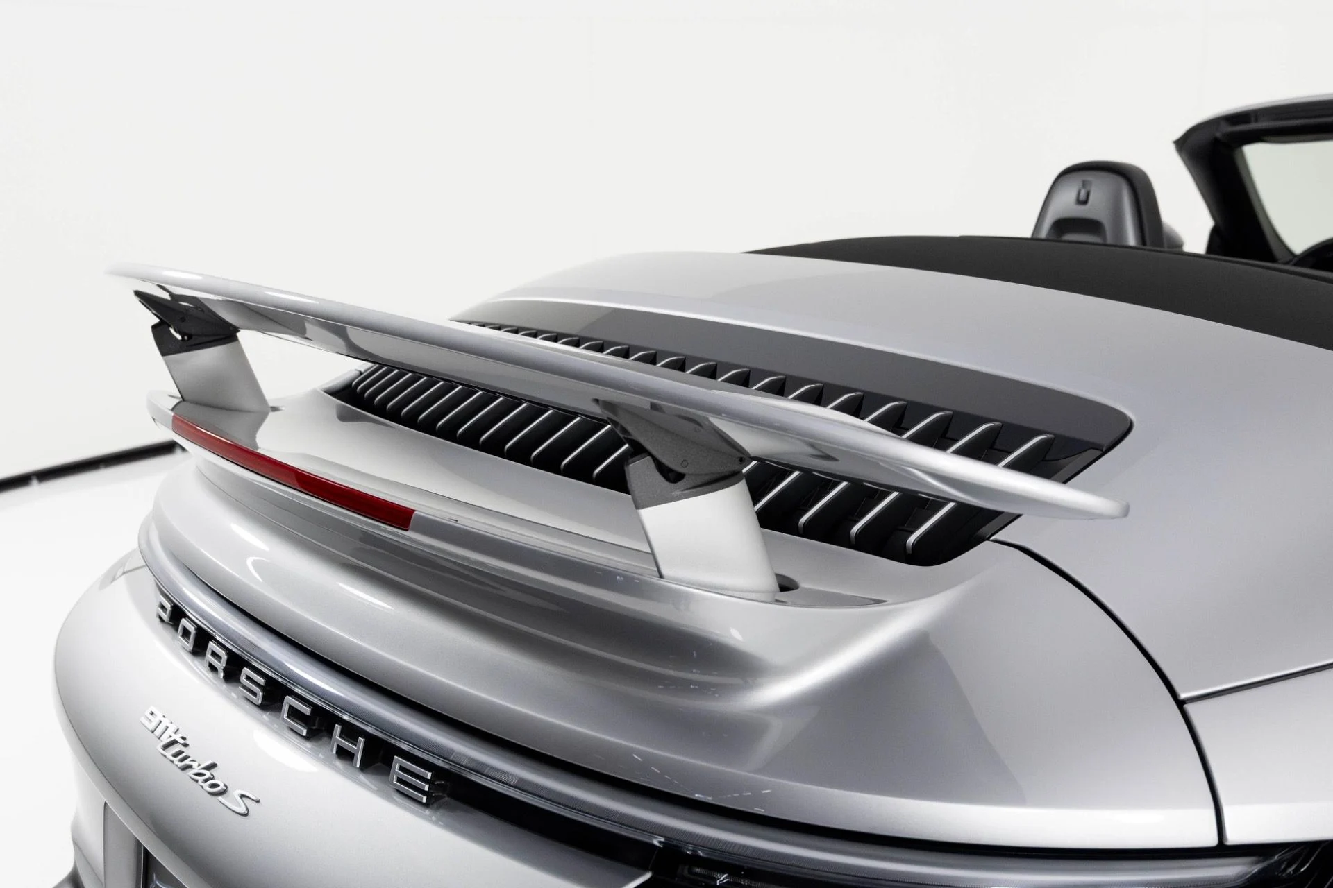 mph067_1890427372_Used_2022_Porsche_911_Turbo_S_1764184632_0ebad54970