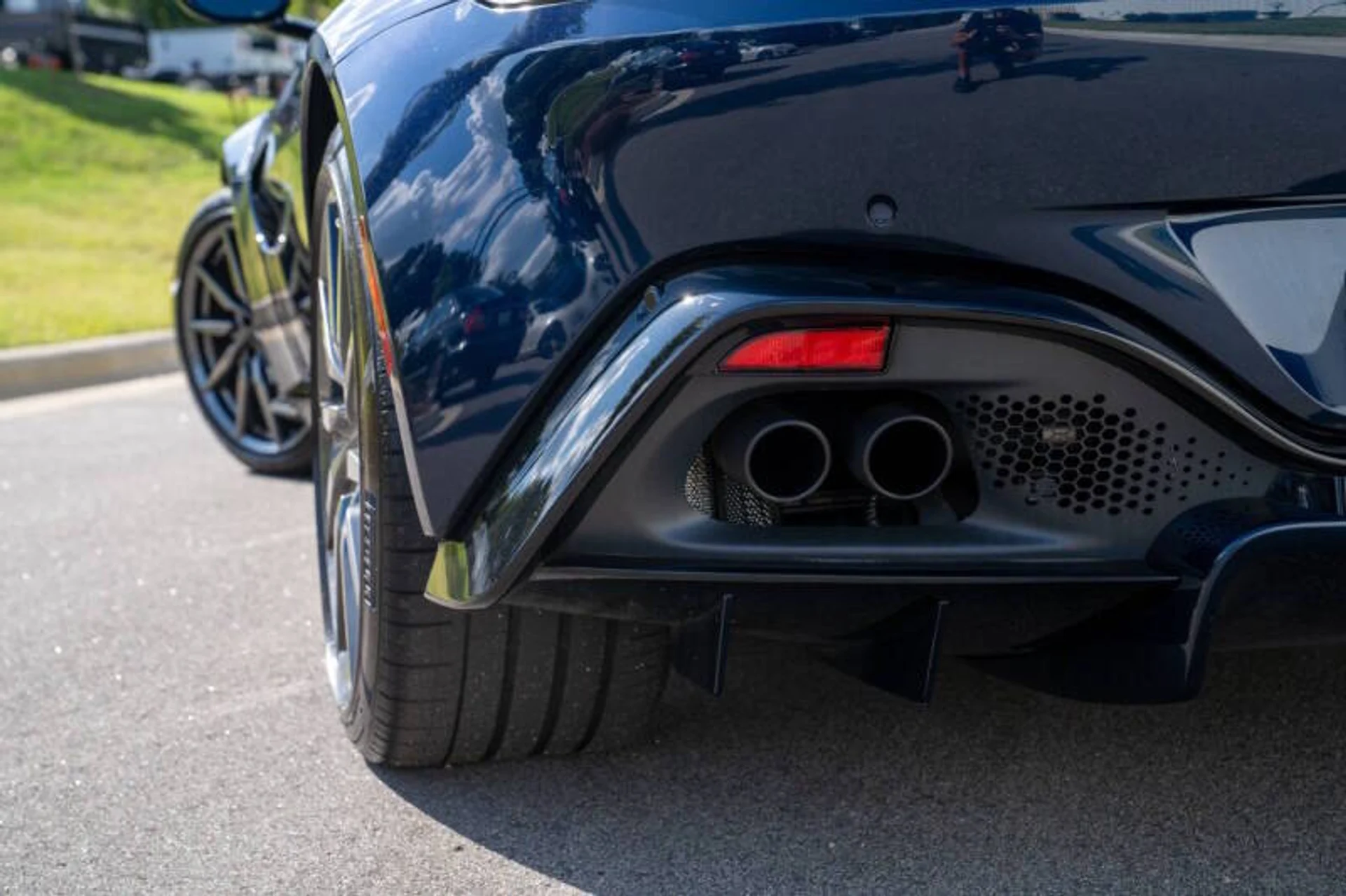 mph067_189832587_2020_aston_martin_vantage_base_2dr_coupe_6767f20365