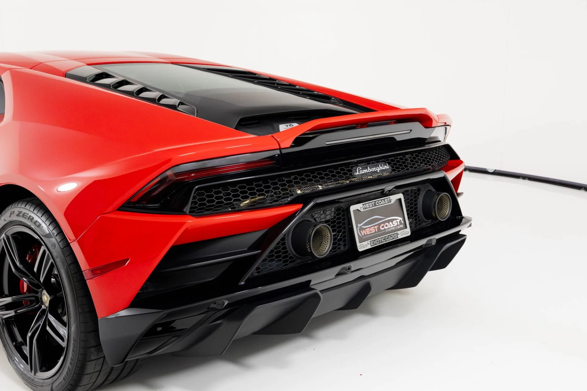 mph067_1985859483_Used_2021_Lamborghini_Huracan_EVO_1762806486_81635921cb