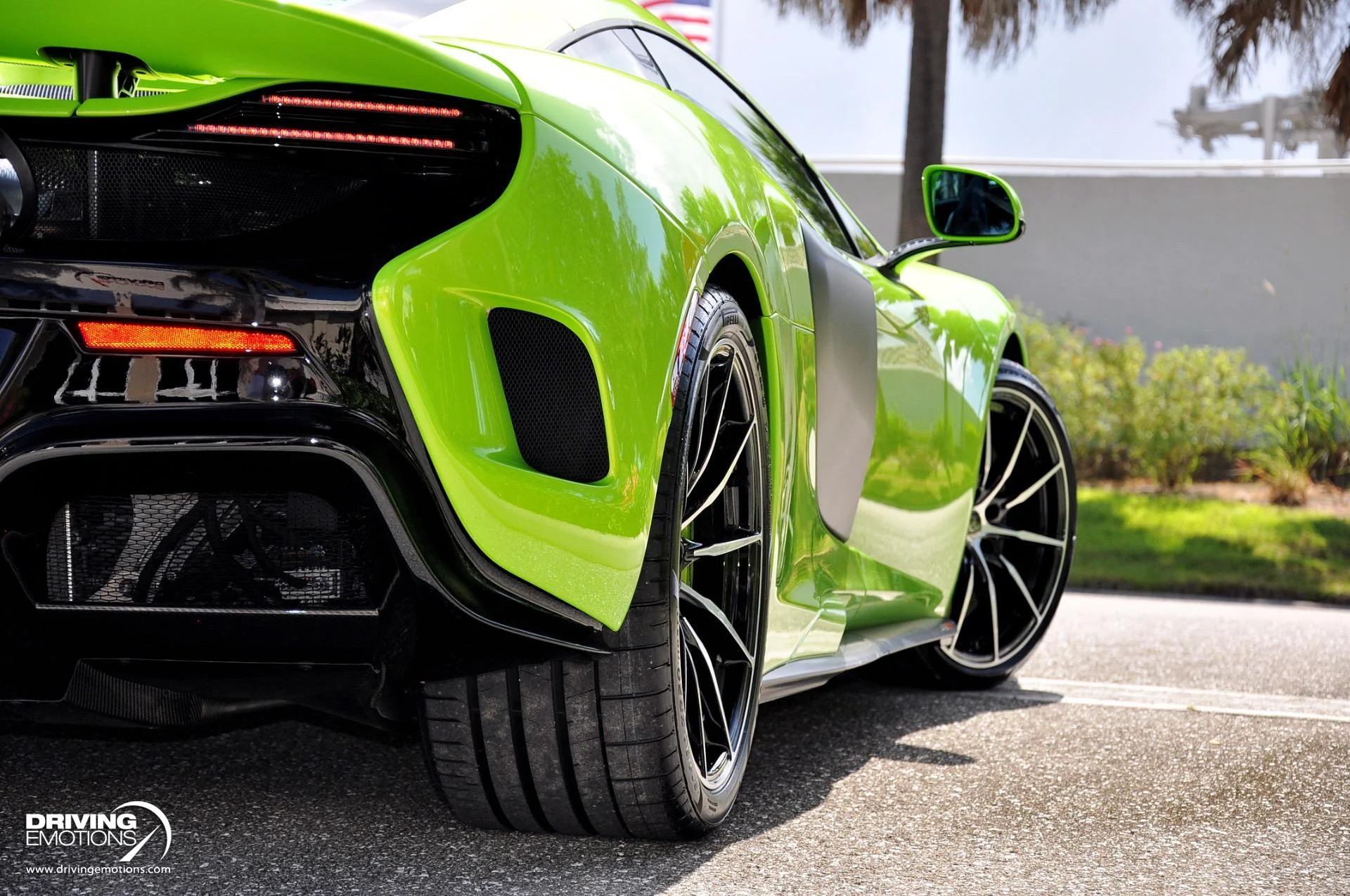 mph067_2028804441_855_p68_l_cbc344191c