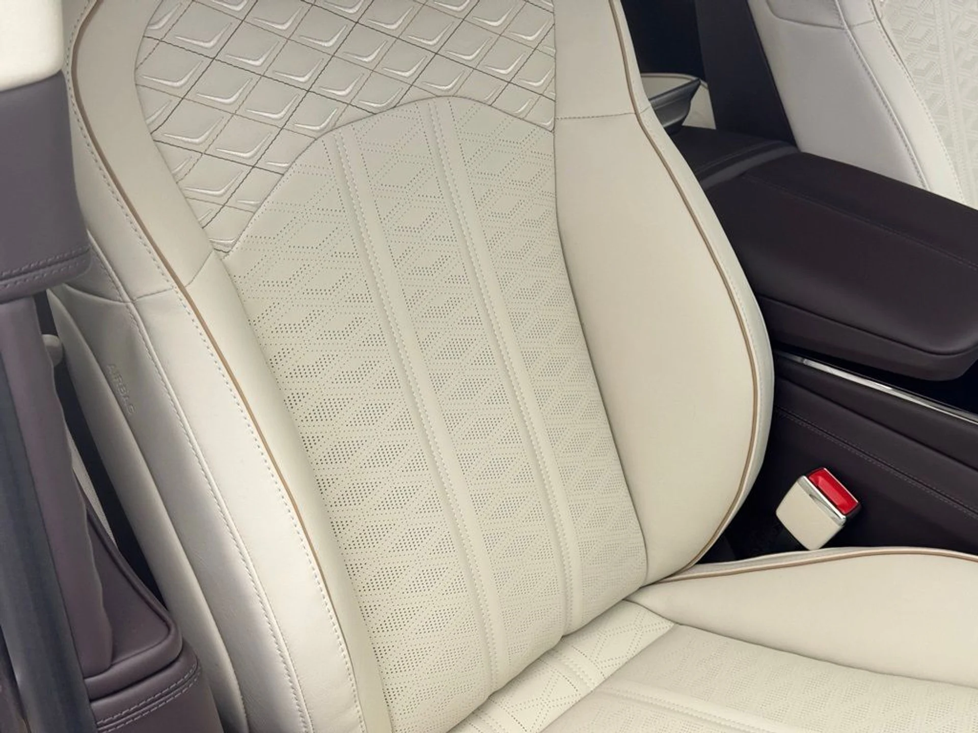 mph067_2040829819_lruwi5i8jtfj5s1n6x830k4zld4d_a312077936