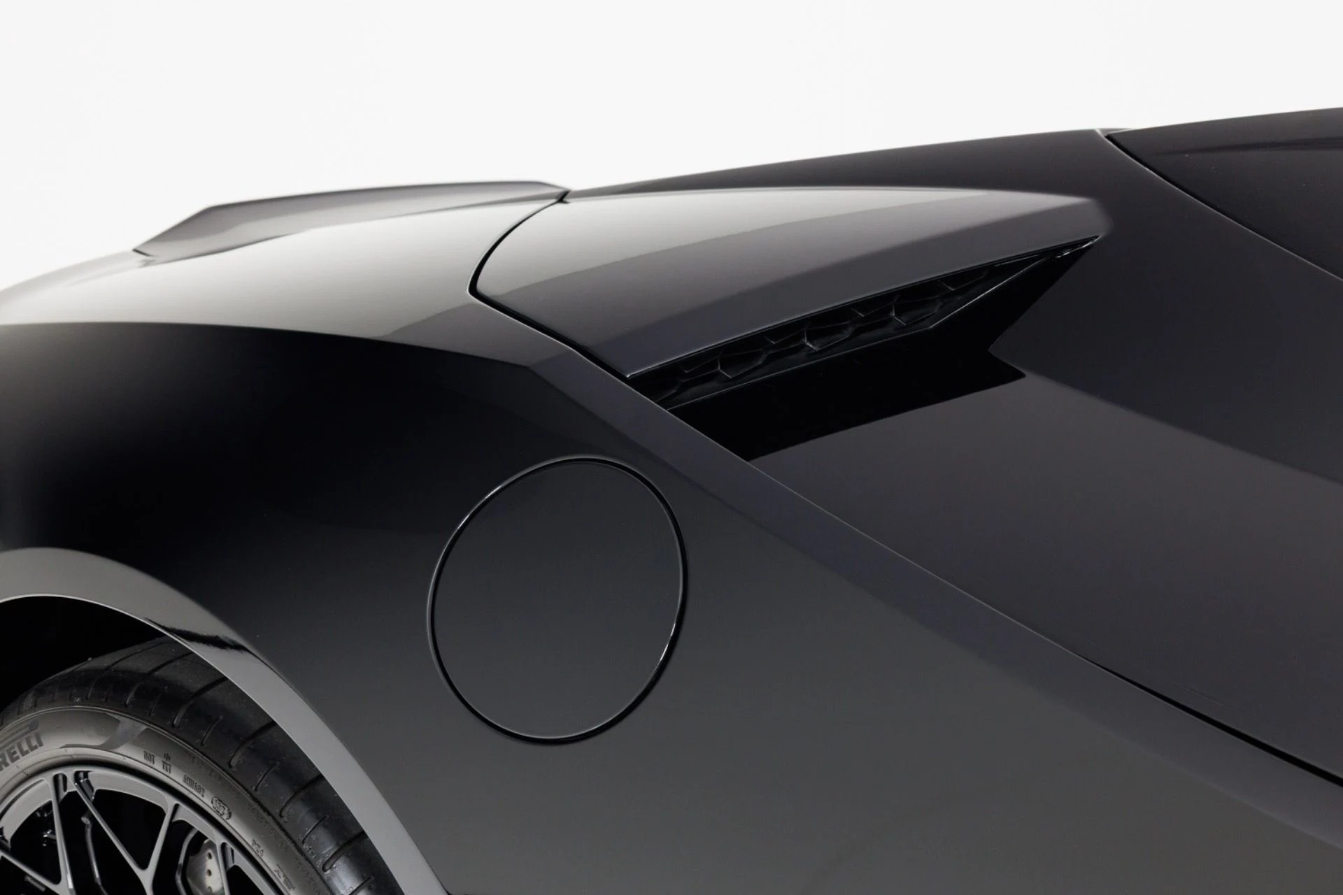 mph067_2067182460_Used_2021_Lamborghini_Huracan_EVO_1784066658_389c05e4dd