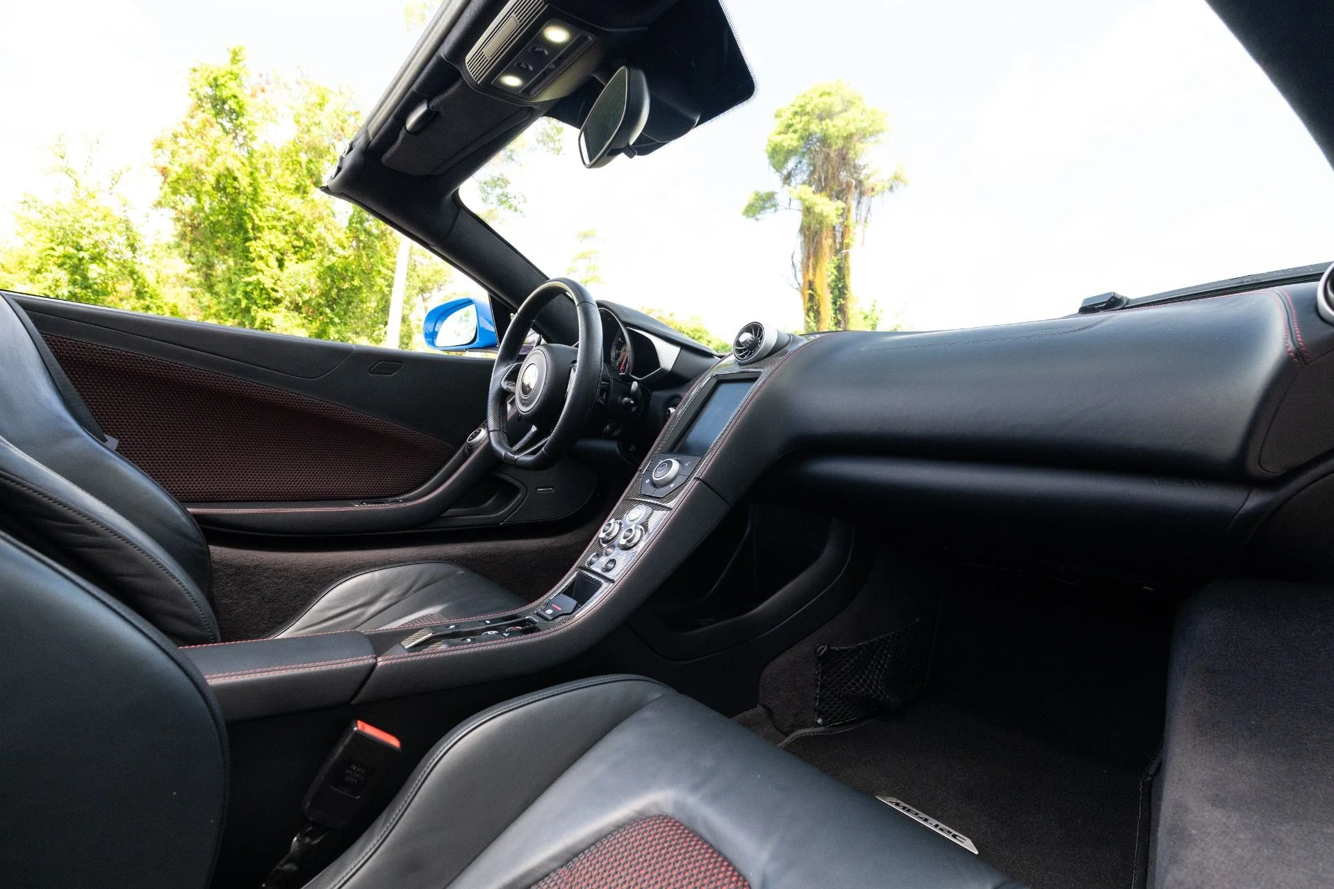 mph067_2069611930_Used_2013_Mc_Laren_MP_4_12_C_Spider_1779388130_9e0f7c49e6
