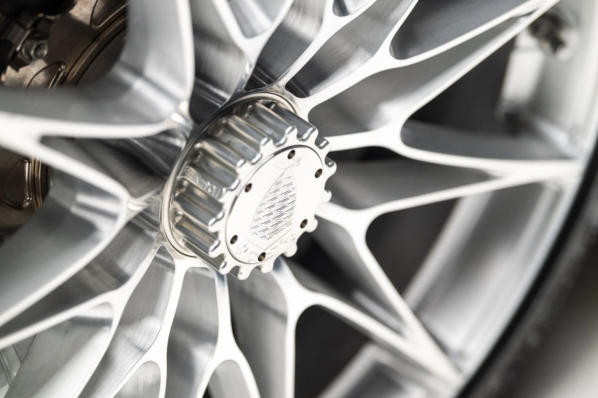 mph067_2081725373_13358_p68_l_9e2913fa8b