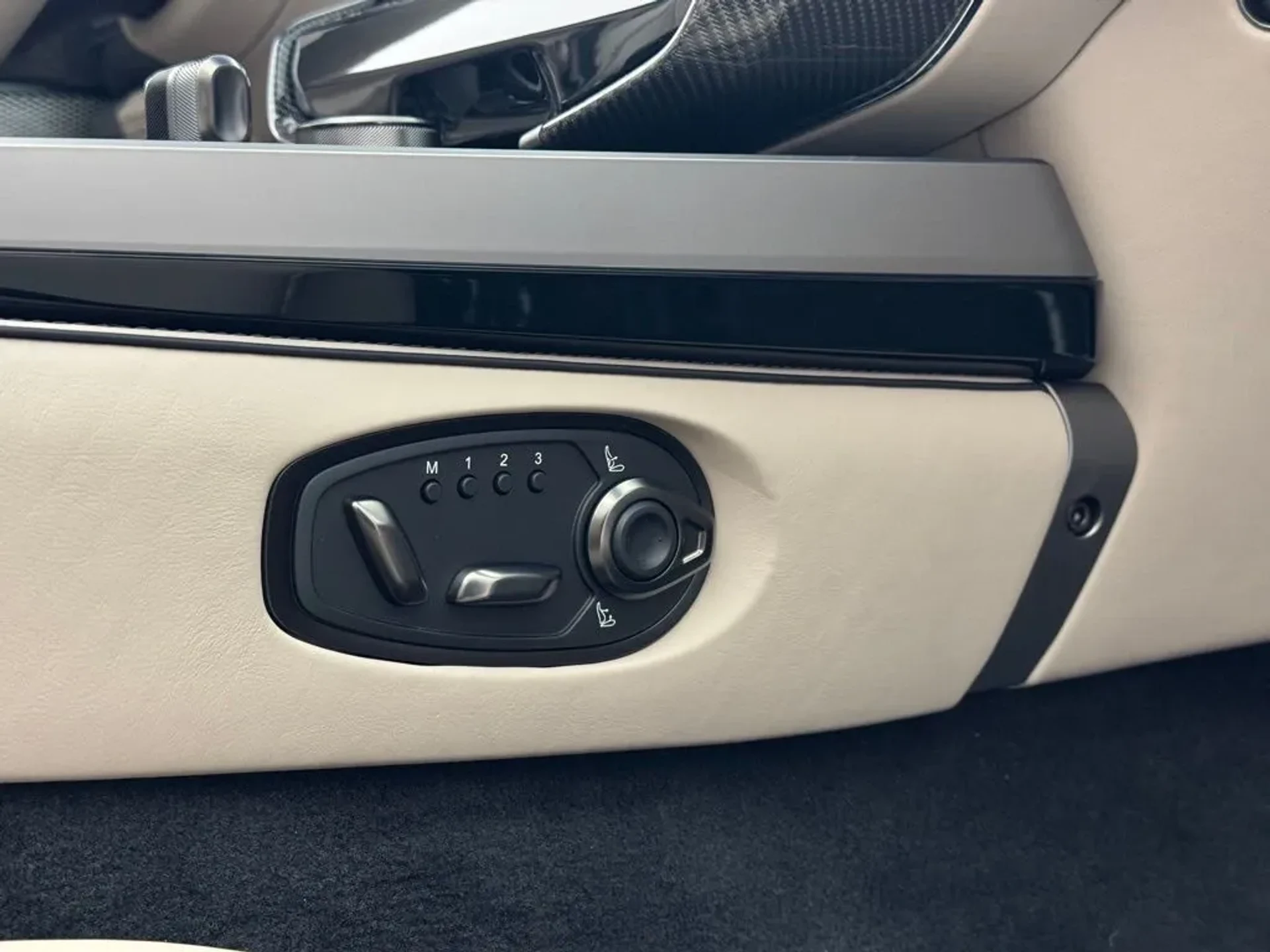 mph067_2093941004_lo4seyl5sdstgpaco39j2hdn5c50_14a31abee8