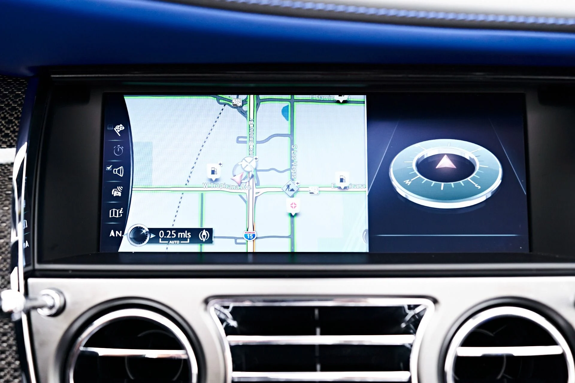 mph067_2095337871_Used_2018_Rolls_Royce_Dawn_Base_1712097649_91bdb2f7af