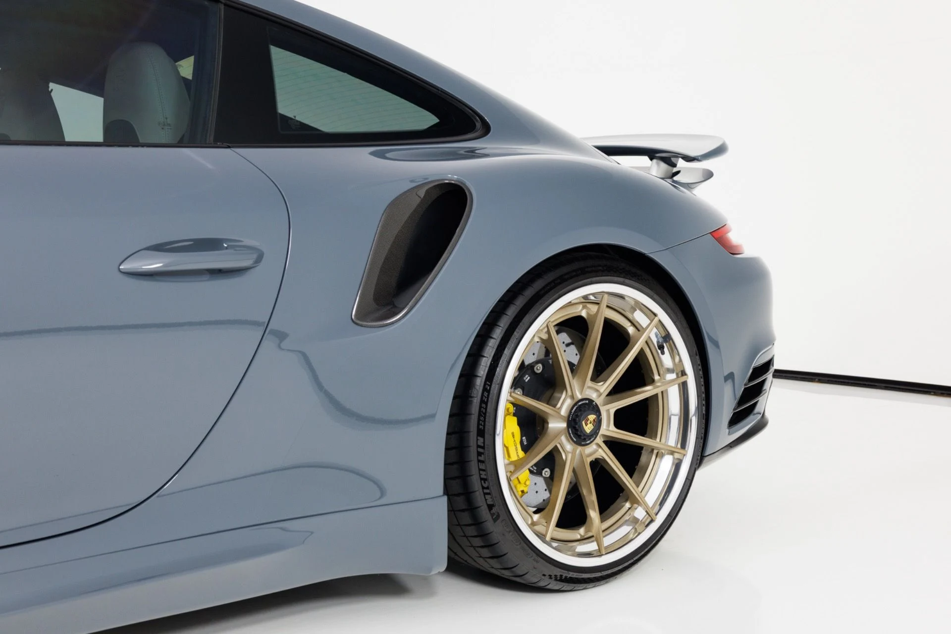 mph067_2166585267_Used_2017_Porsche_911_Turbo_S_1787680362_944c6ba607