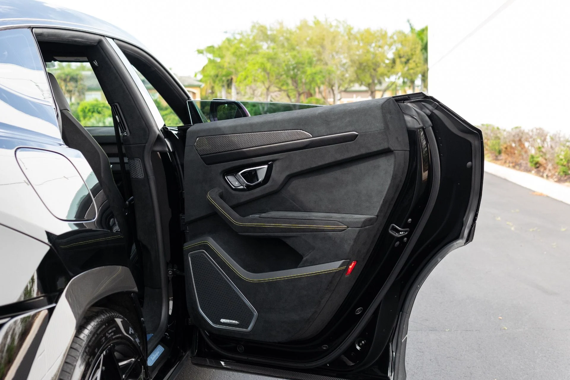 mph067_2167336736_Used_2024_Lamborghini_Urus_Performante_1774062497_583b561c2e