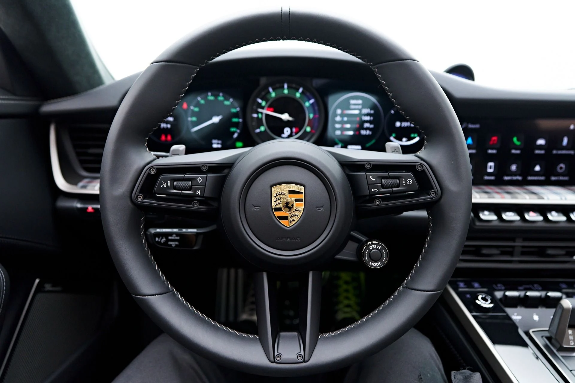 mph067_2171591832_Used_2025_Porsche_911_Turbo_1757541255_61879c7601